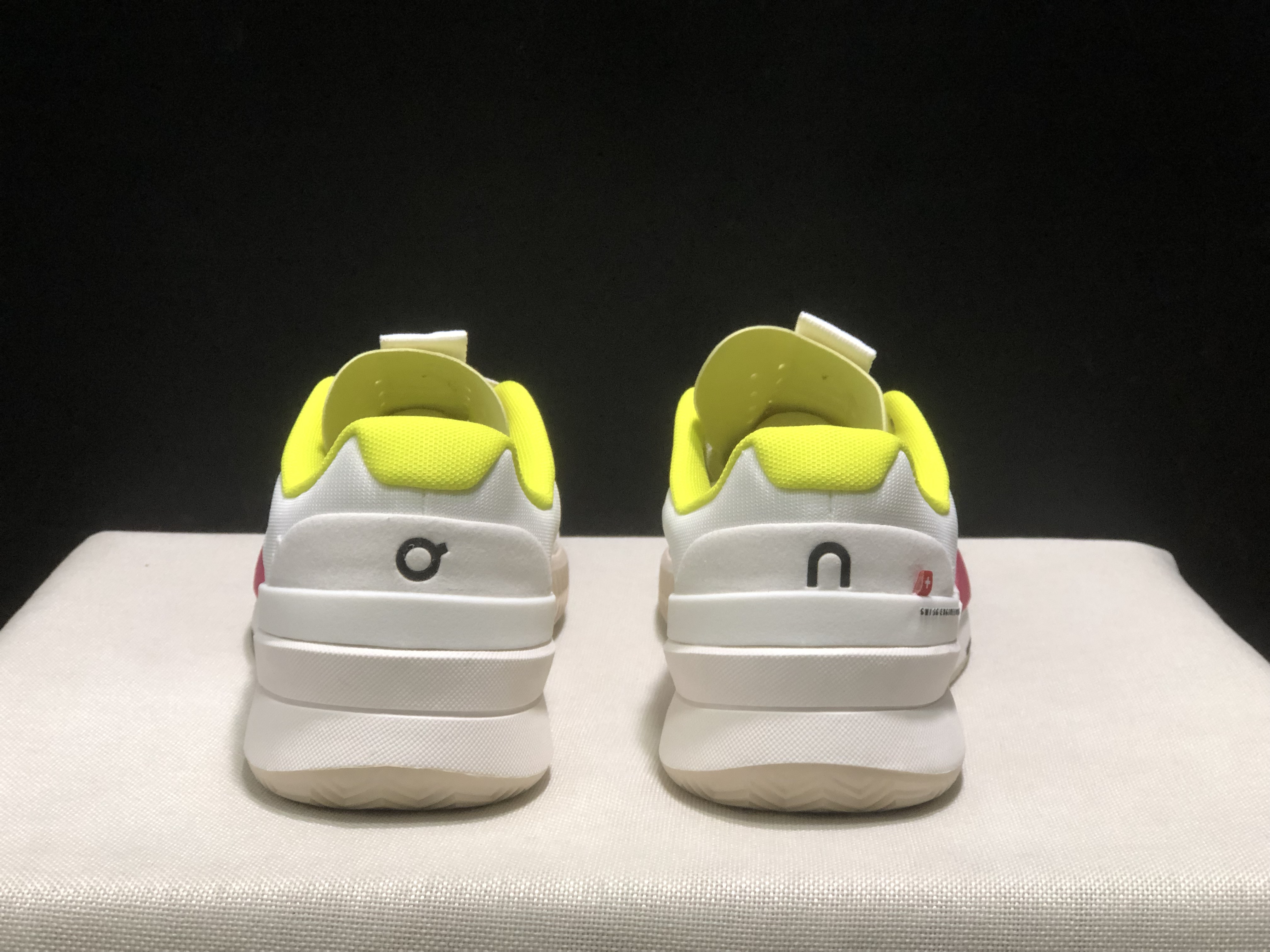 On Running The Roger Pro 2 Breathable Mesh Training Running Shoes White/Lemon Yellow/Rose Red