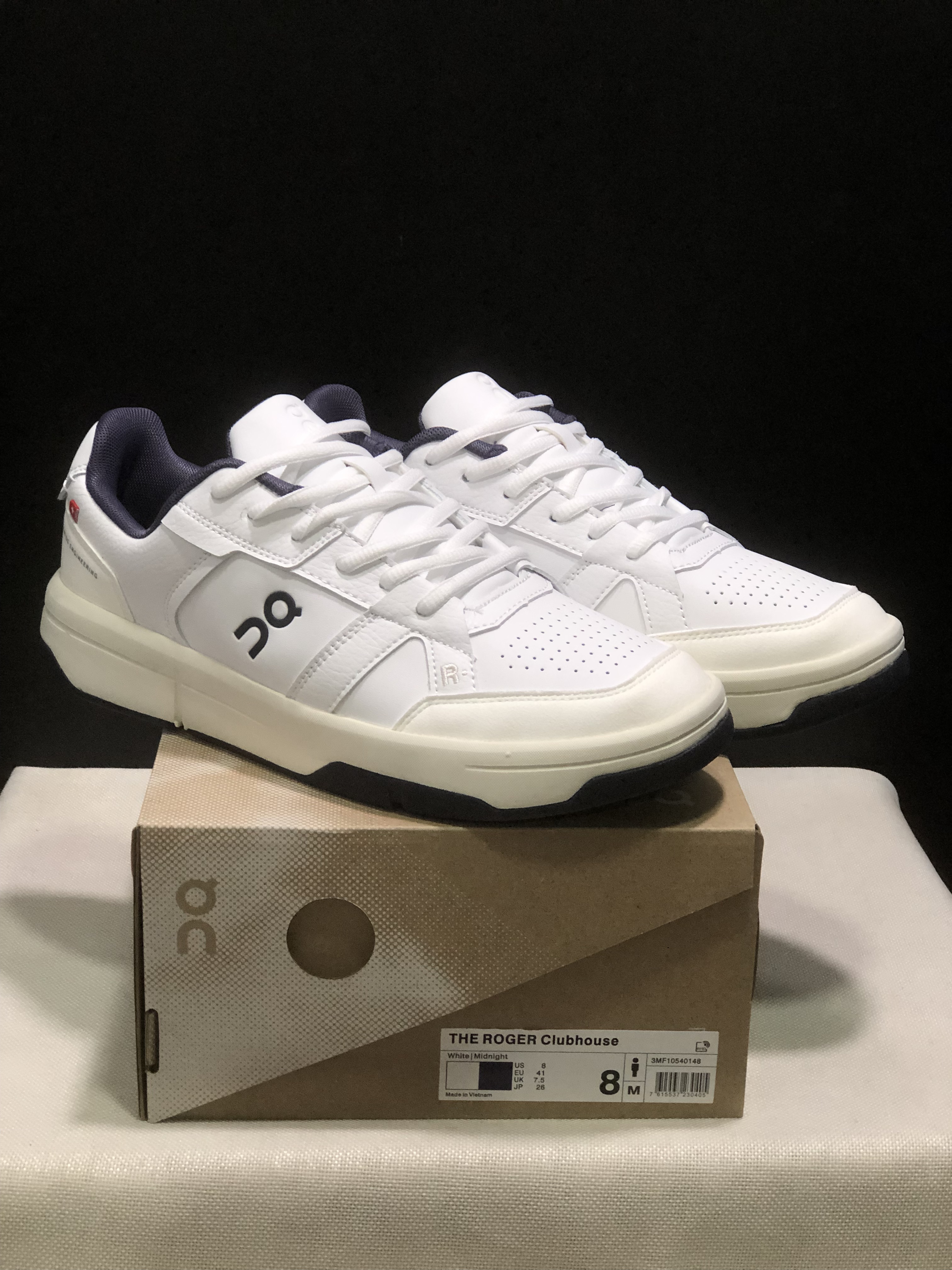 On Running The Roger Clubhouse Casual Sneakers White/Midnight
