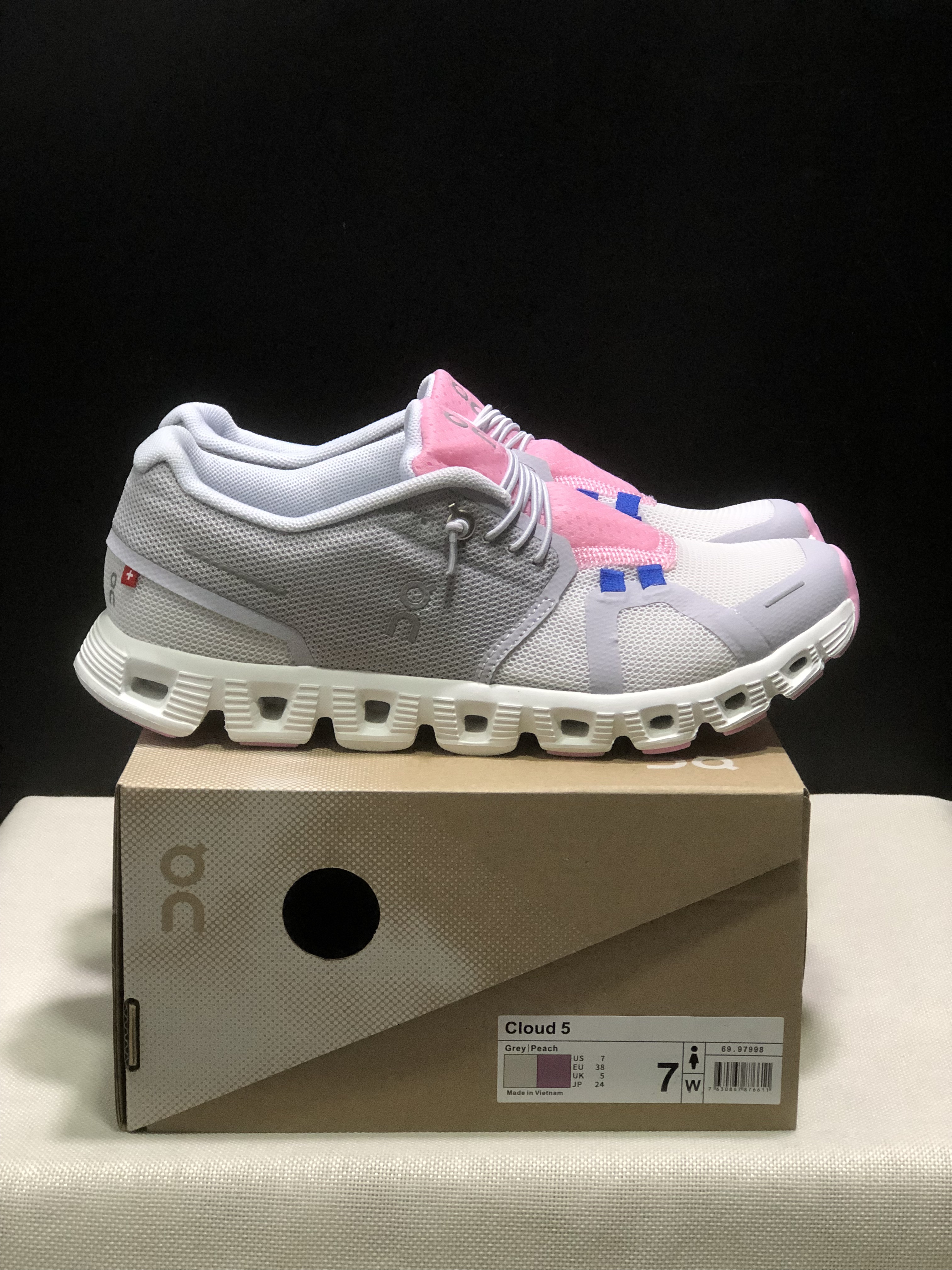 On Running Cloud 5 Lightweight Running Shoes Grey/Peach