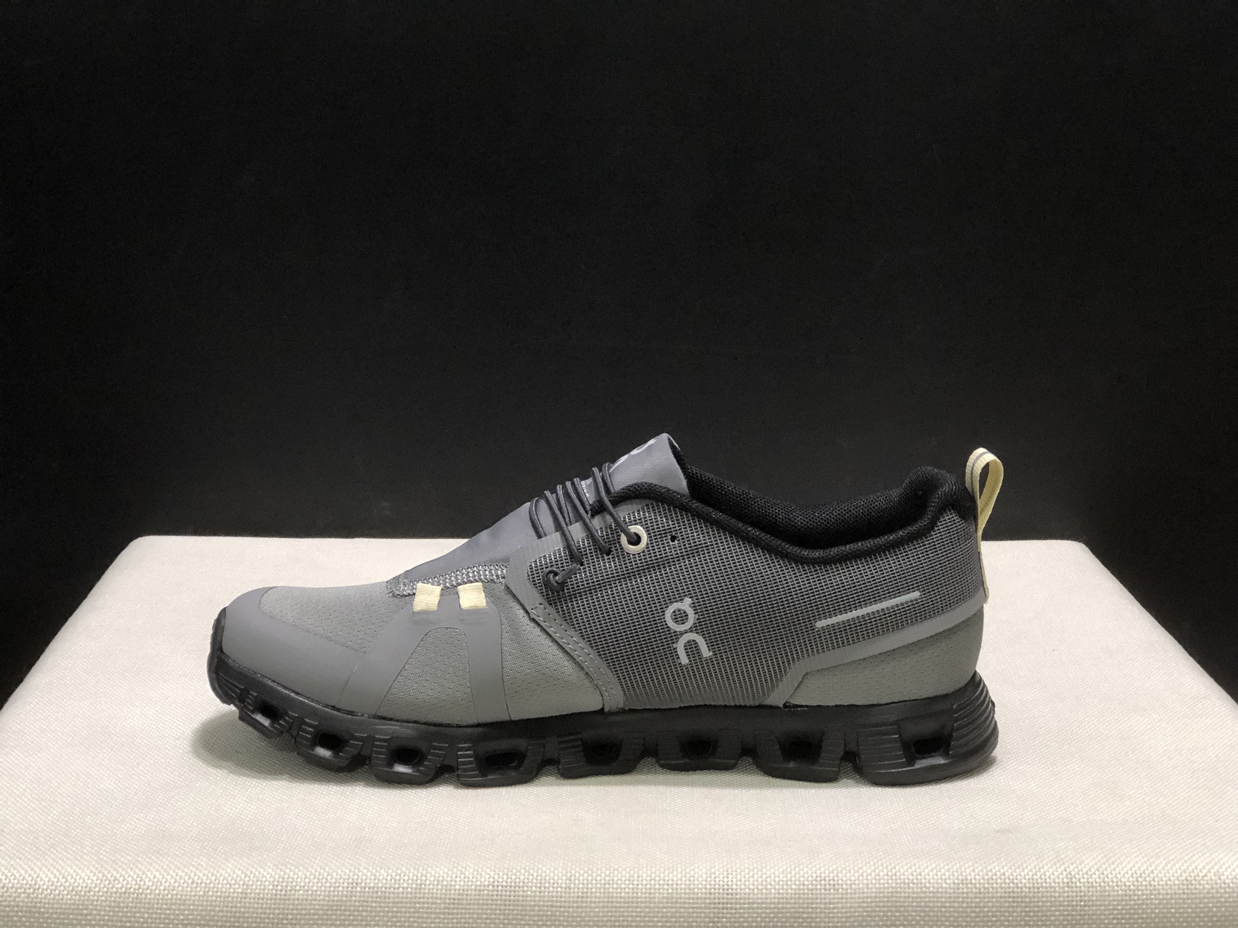 On Running Cloud 5 Lightweight Running Shoes Wolf Grey/Black
