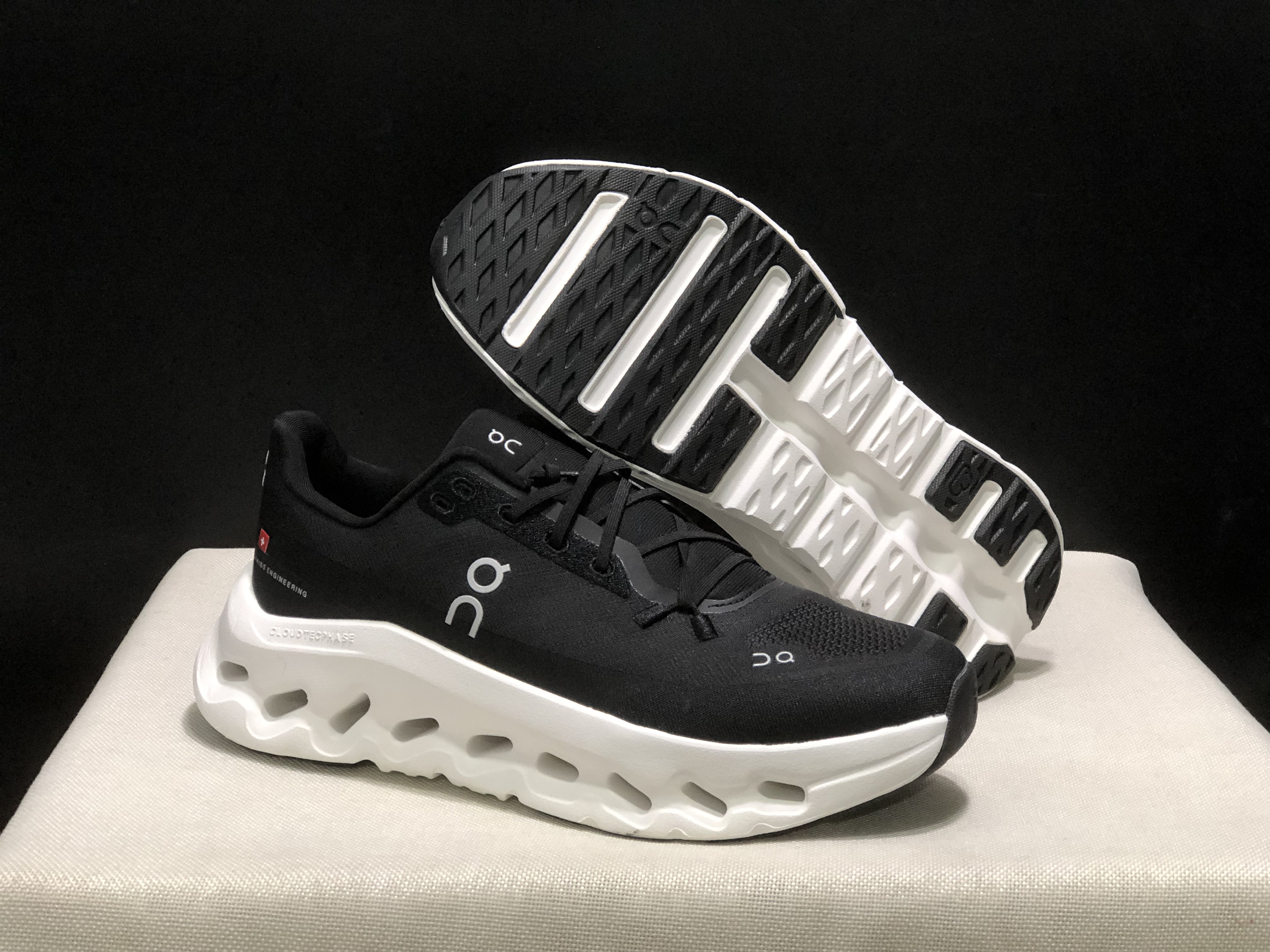 On Running Cloudtilt Durable White/Black Casual Life Shoes