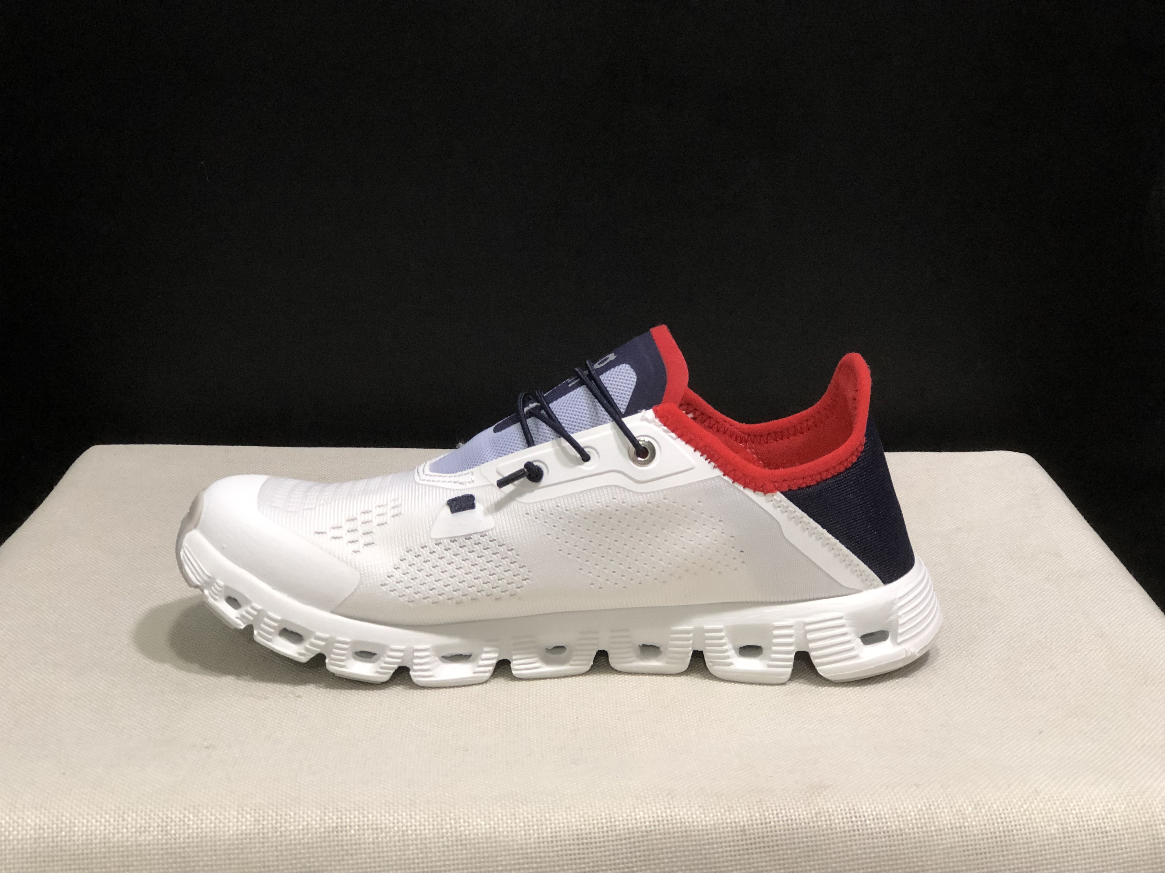 On Running Cloud 5 Coast Convenient And Breathable Running Shoes White