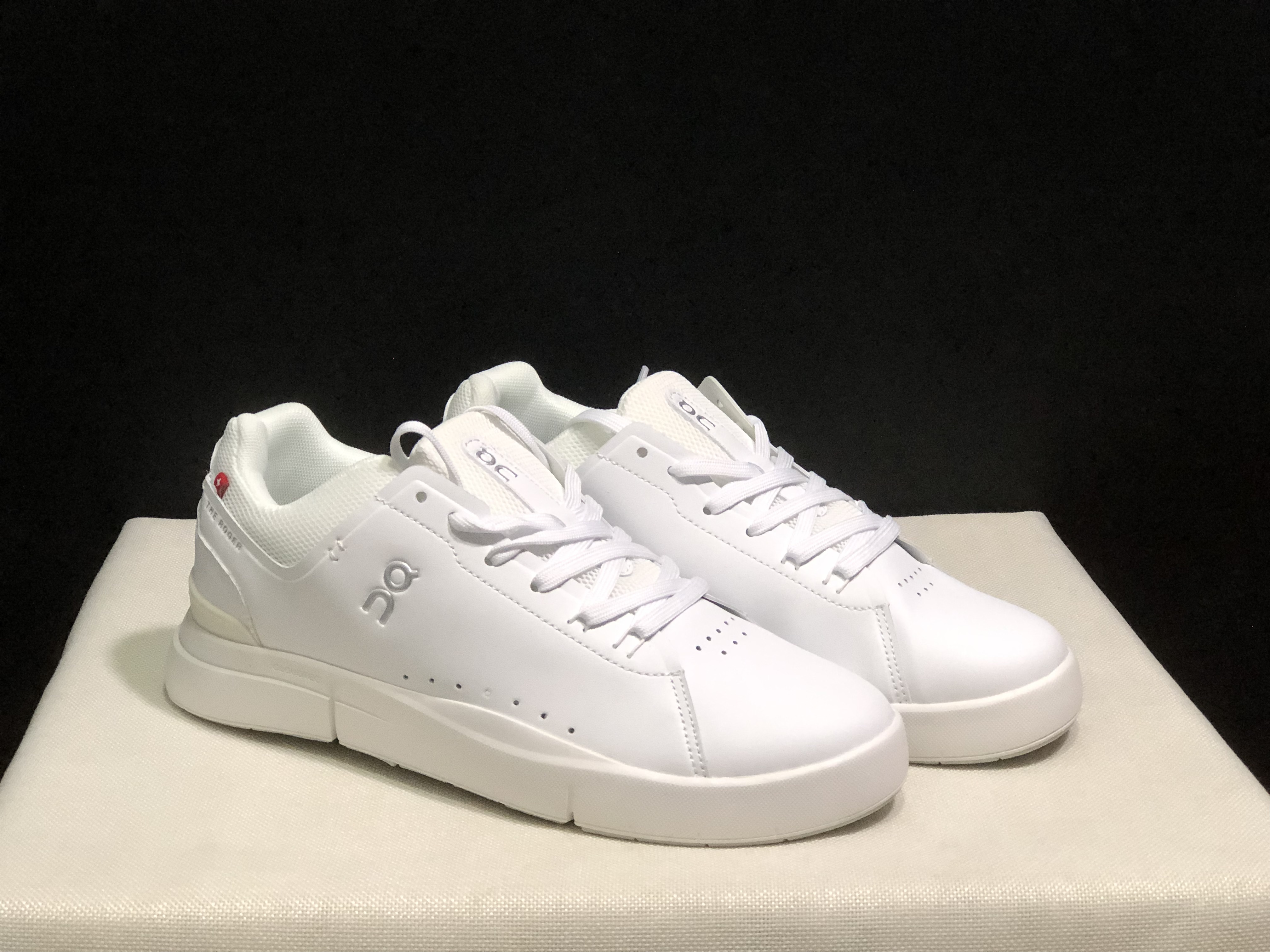 On Running The Roger Spin Board Shoes All White