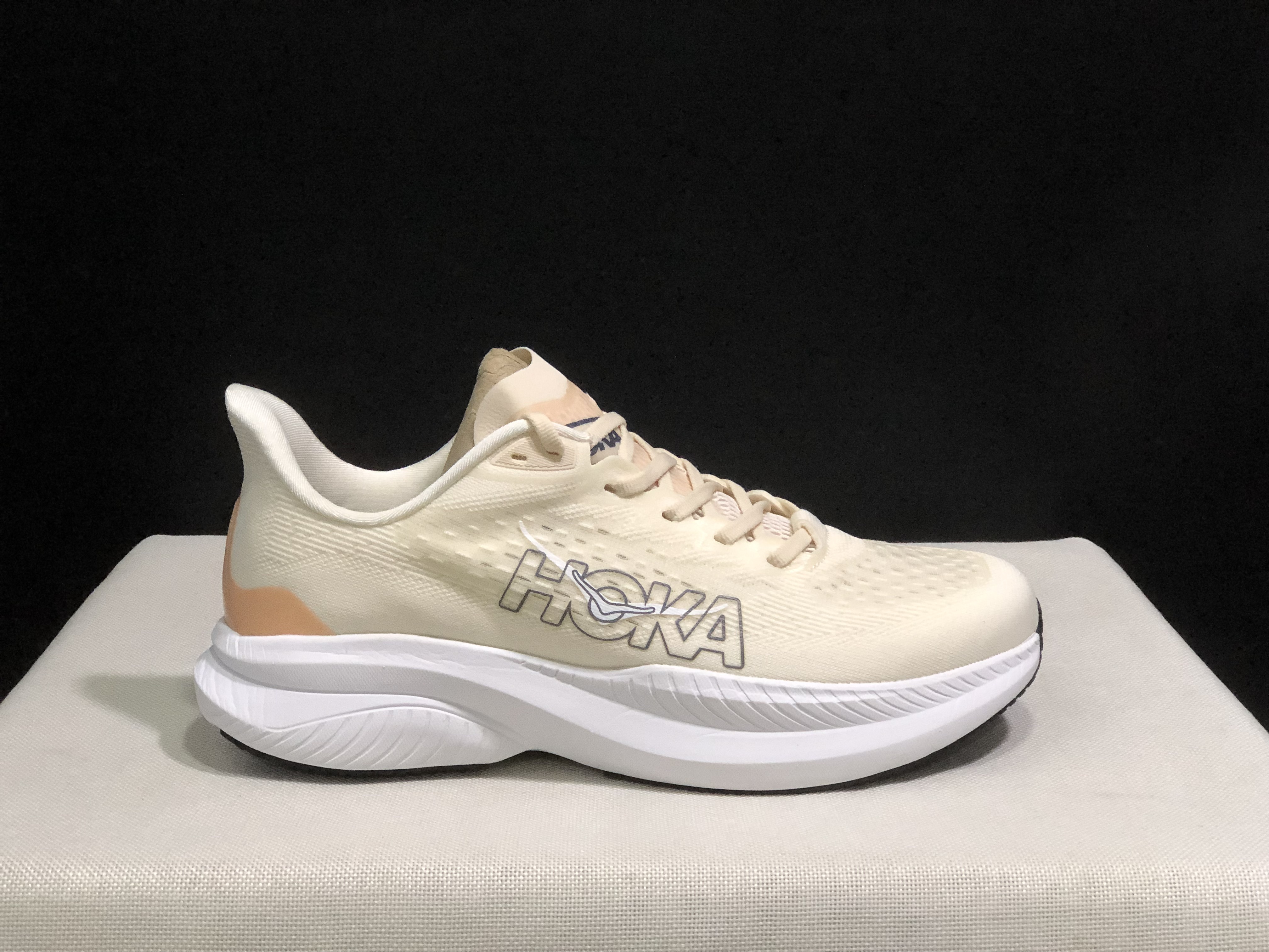 Hoka One One Mach 6 Wear-resistant Breathable Low-top Running Shoes Sneakers Cream