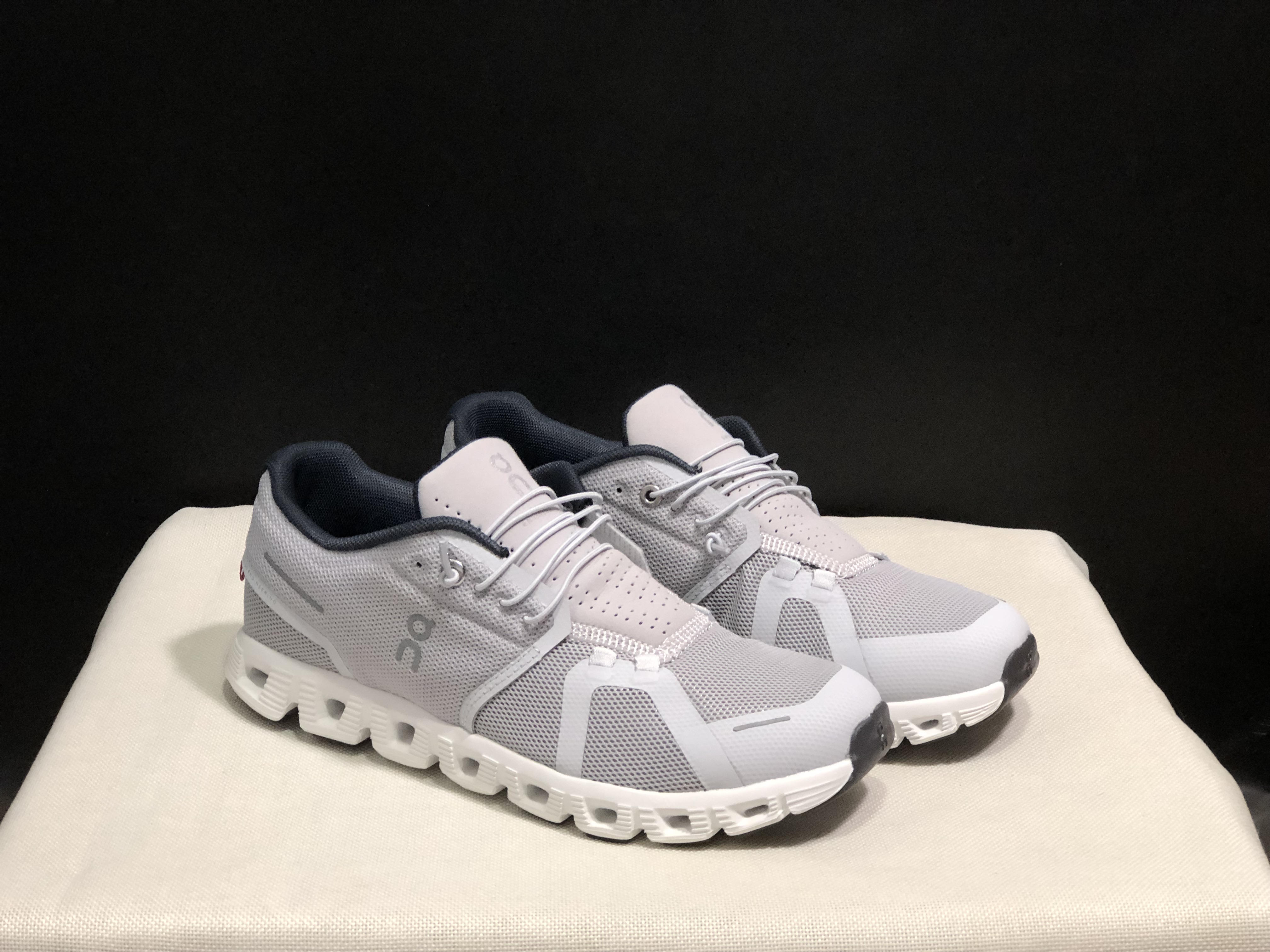 On Running Cloud 5 Light Grey Lightweight Running Shoes
