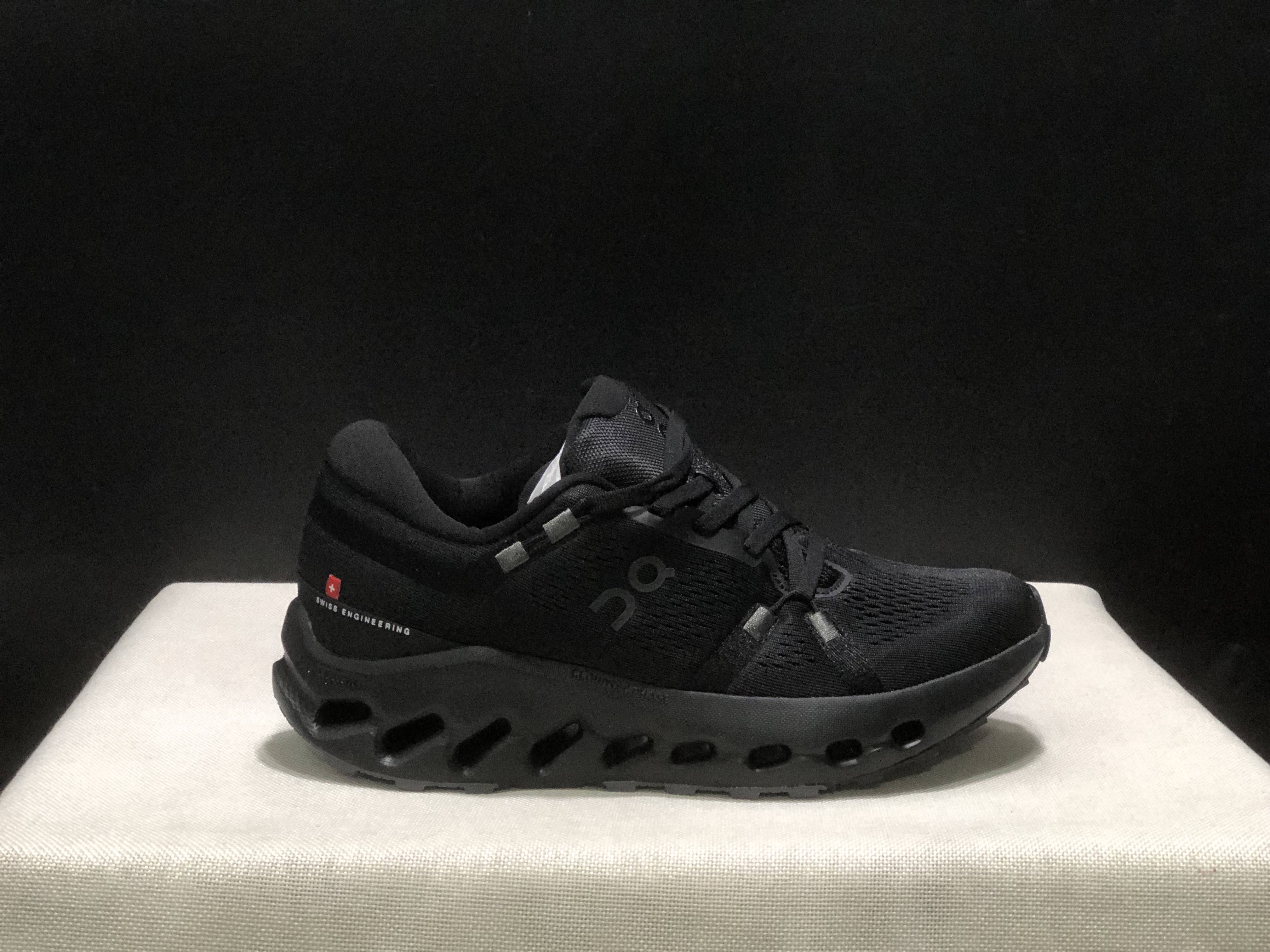 On Running Cloudsurfer 2 Casual Running Shoes All Black