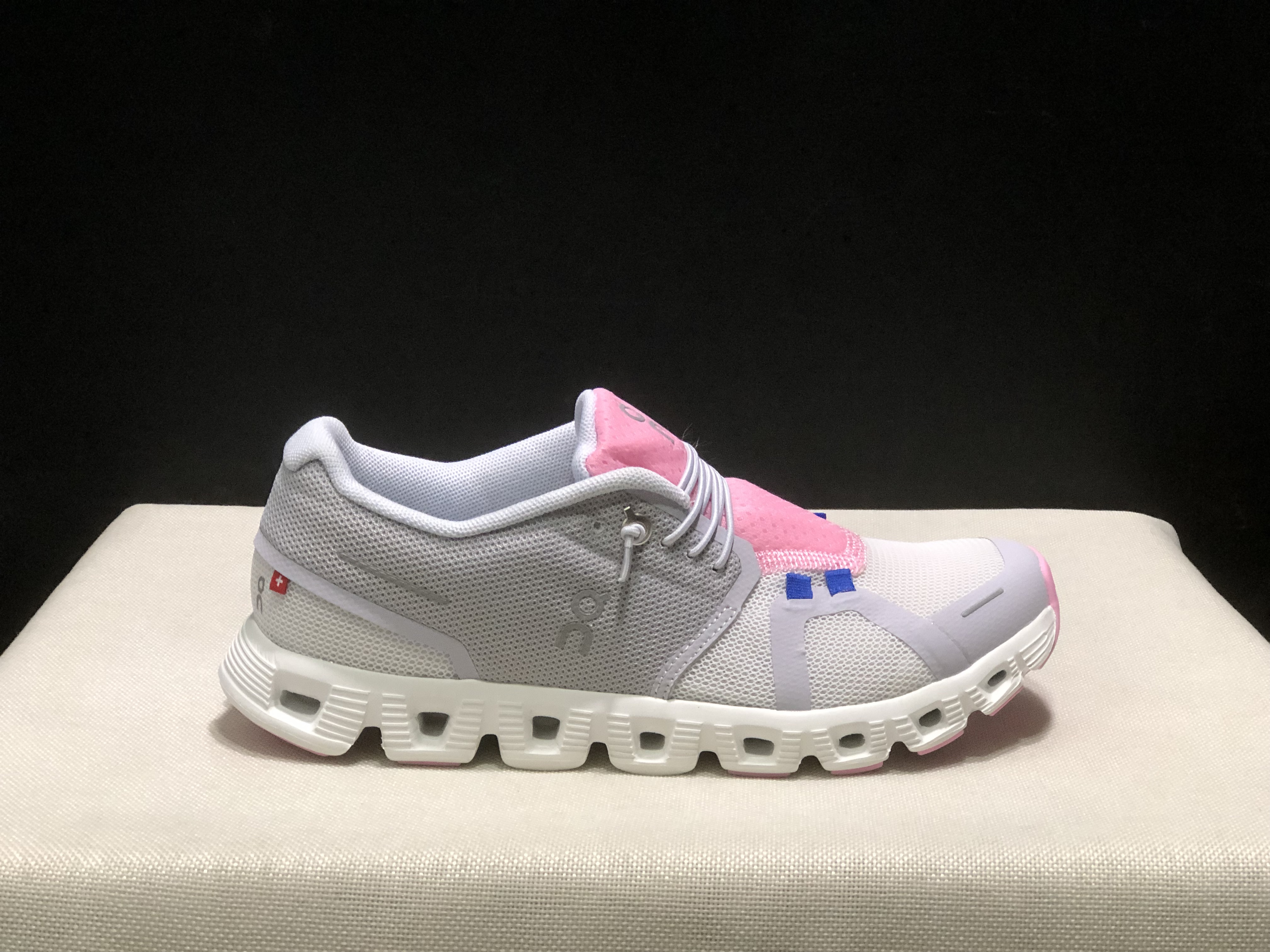 On Running Cloud 5 Lightweight Running Shoes Grey/Peach