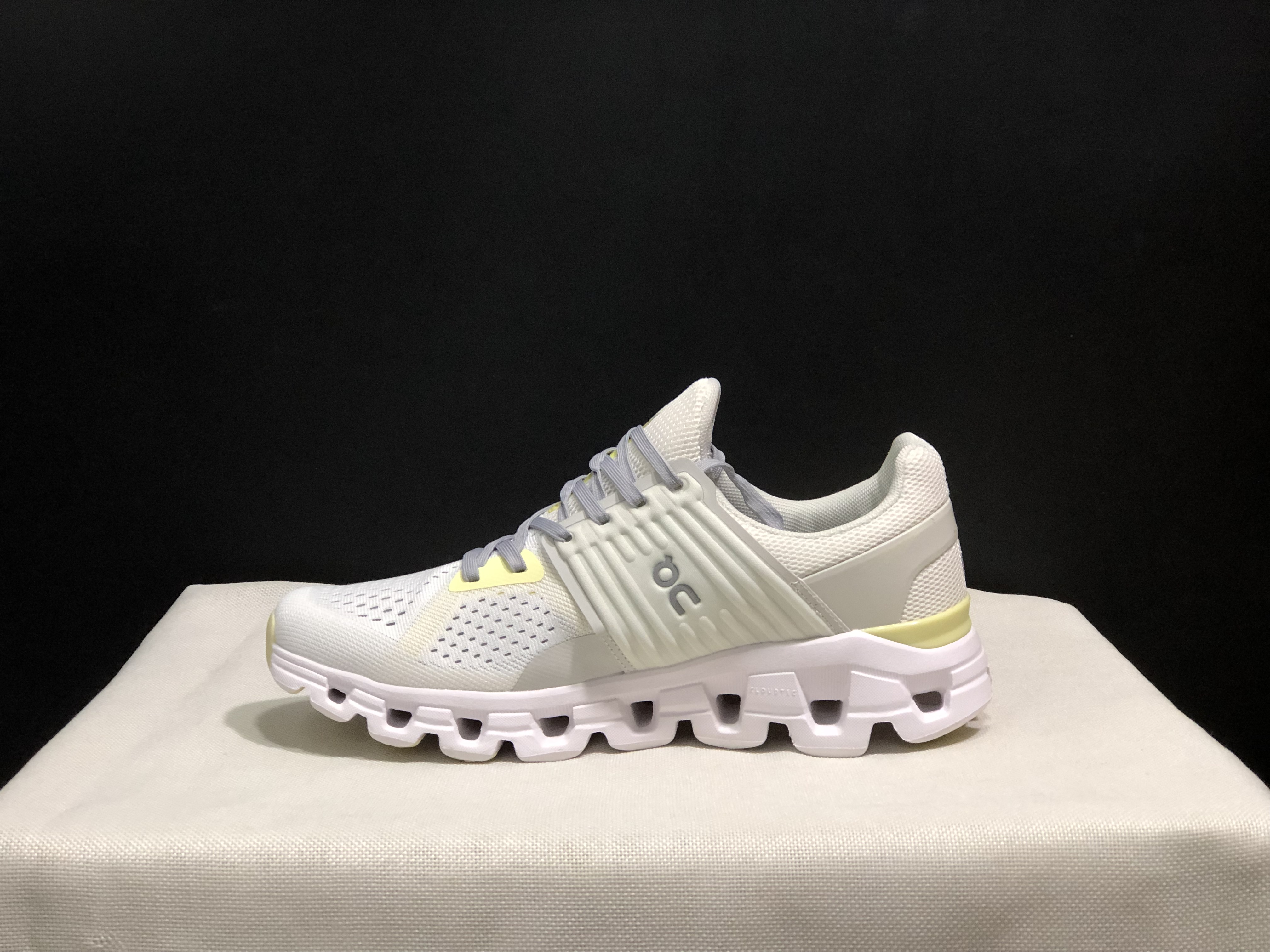 On Running Cloudswift Cushioning Running Shoes Ivory White/Milky Yellow