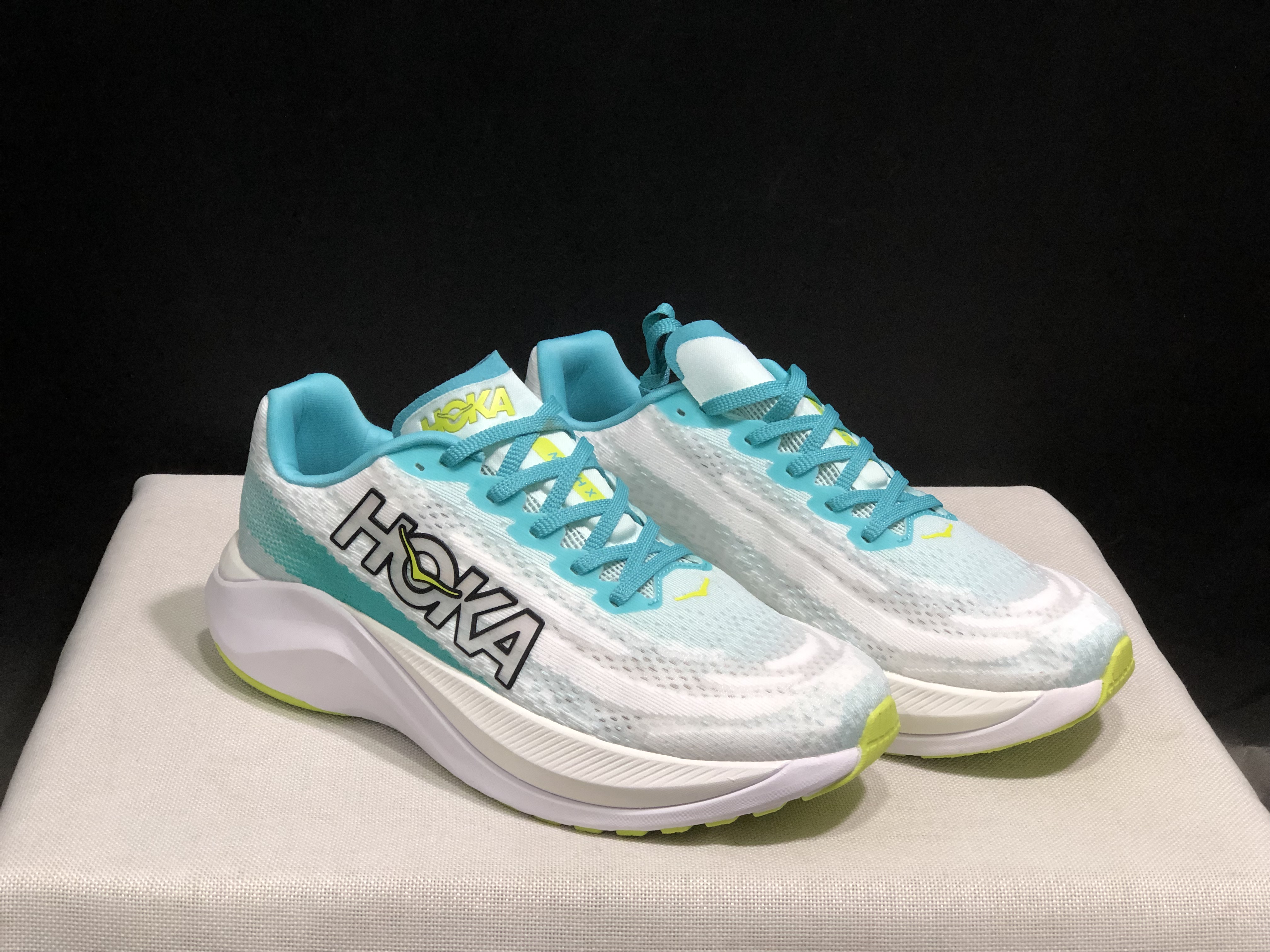 Hoka One One Mach X Low-top Running Shoes Sneakers White