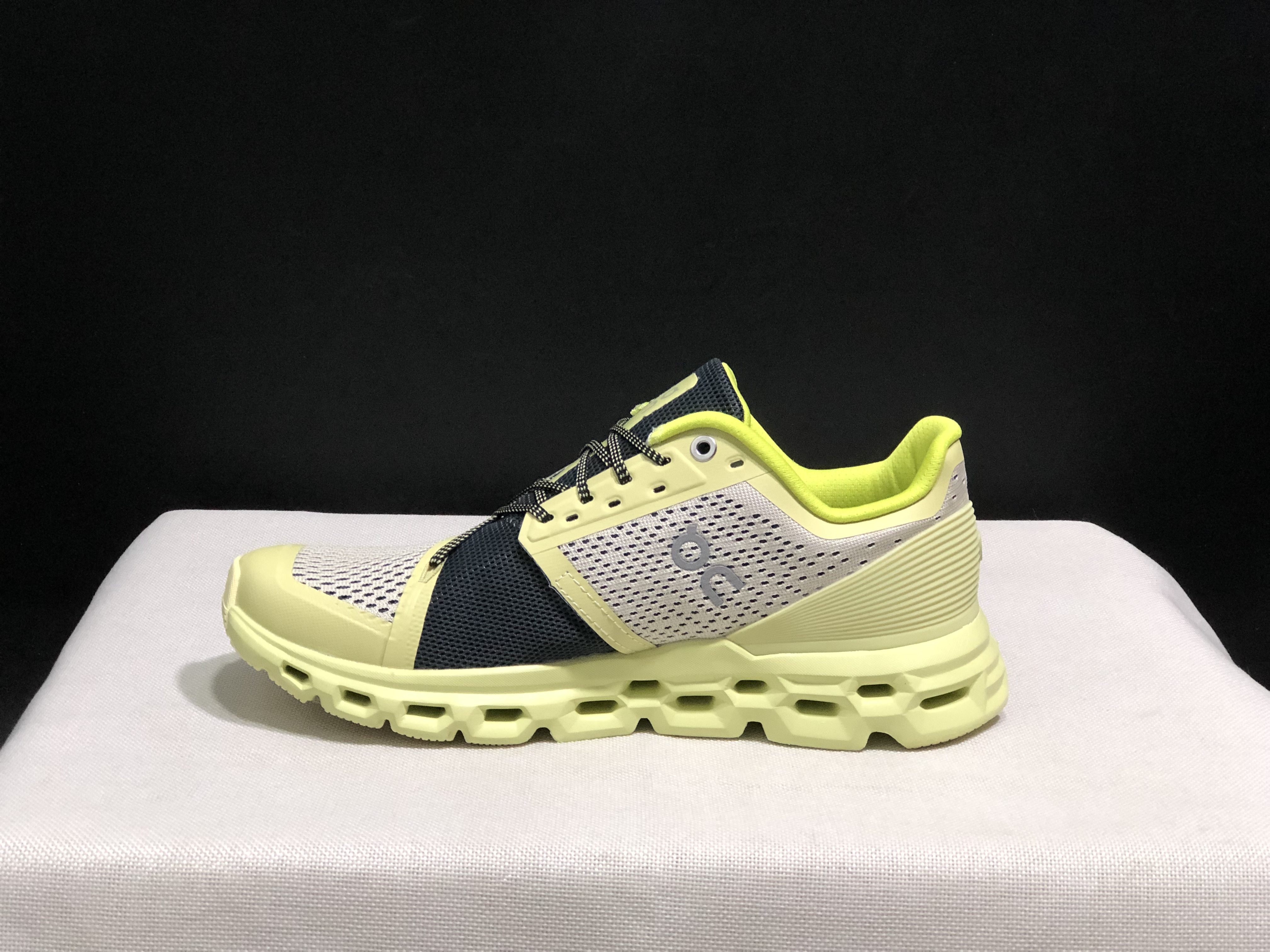 On Running Cloudstratus Shock-Absorbing And Breathable Running Shoes Yellow/Drak Grey