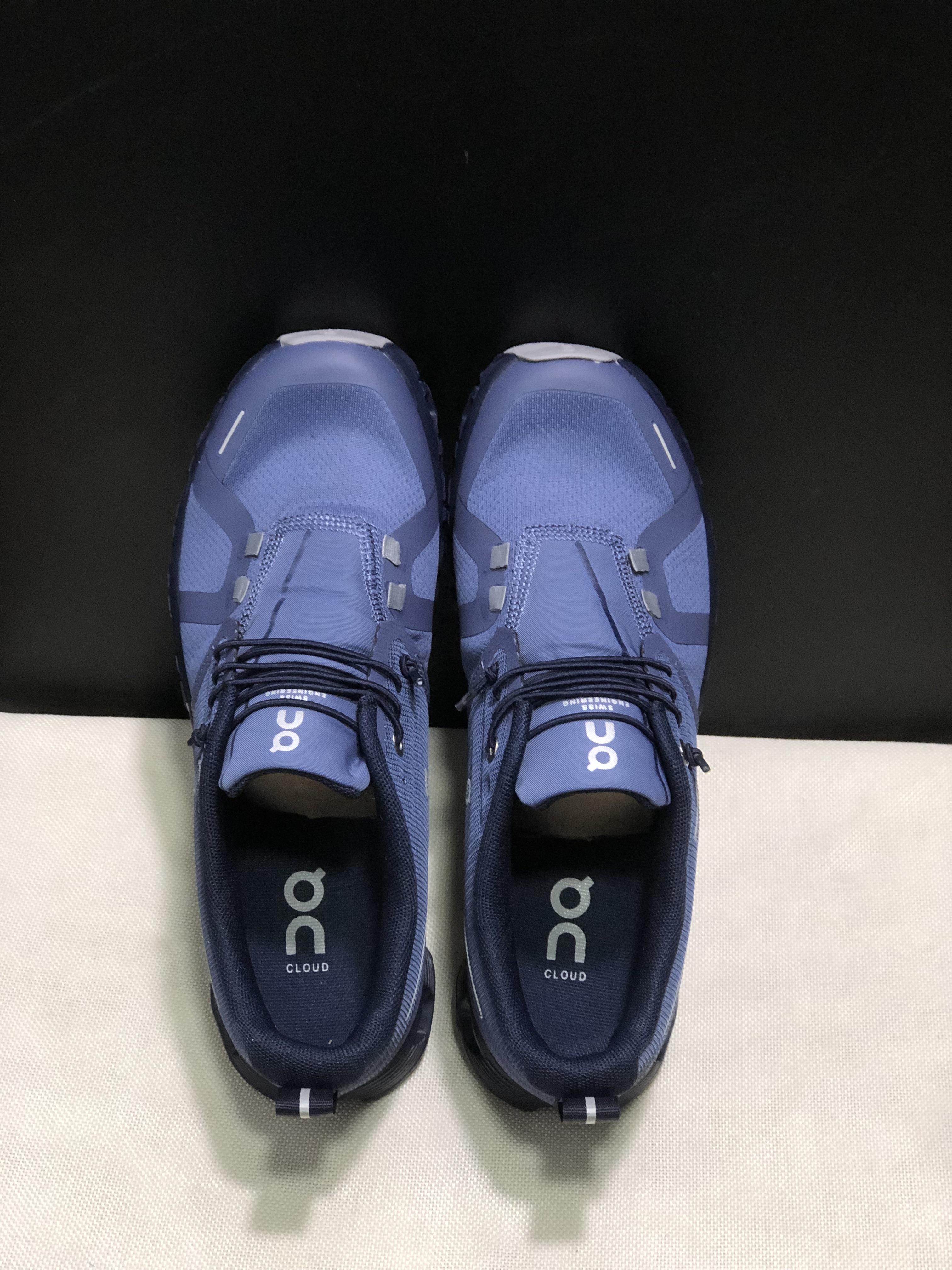 On Running Cloud 5 Navy Lightweight Running Shoes