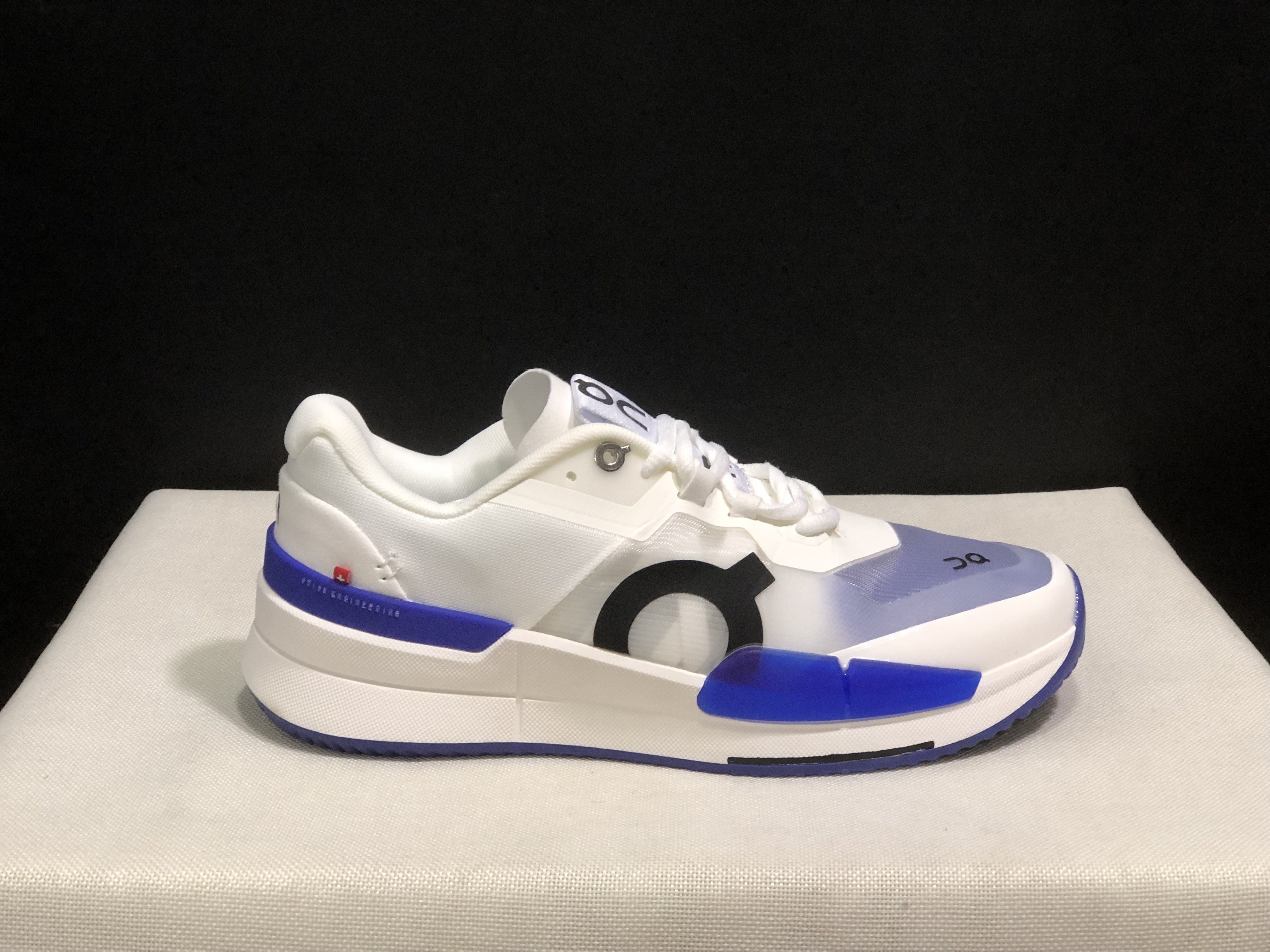 On Running The Roger Pro 2 Breathable Mesh Training Running Shoes White/Indigo