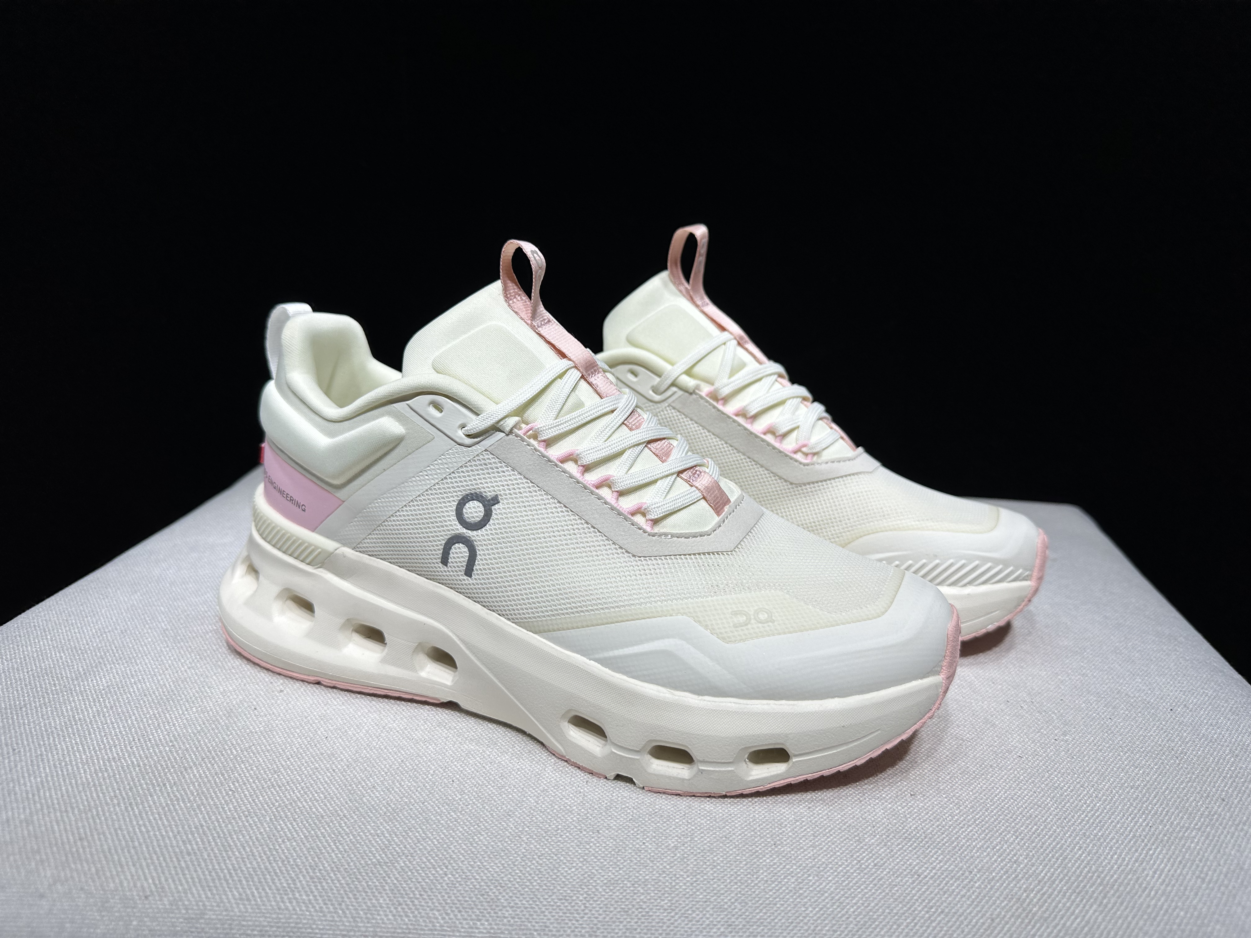 On Running Cloudnova X Comfortable Running Shoes Ivory/Pink