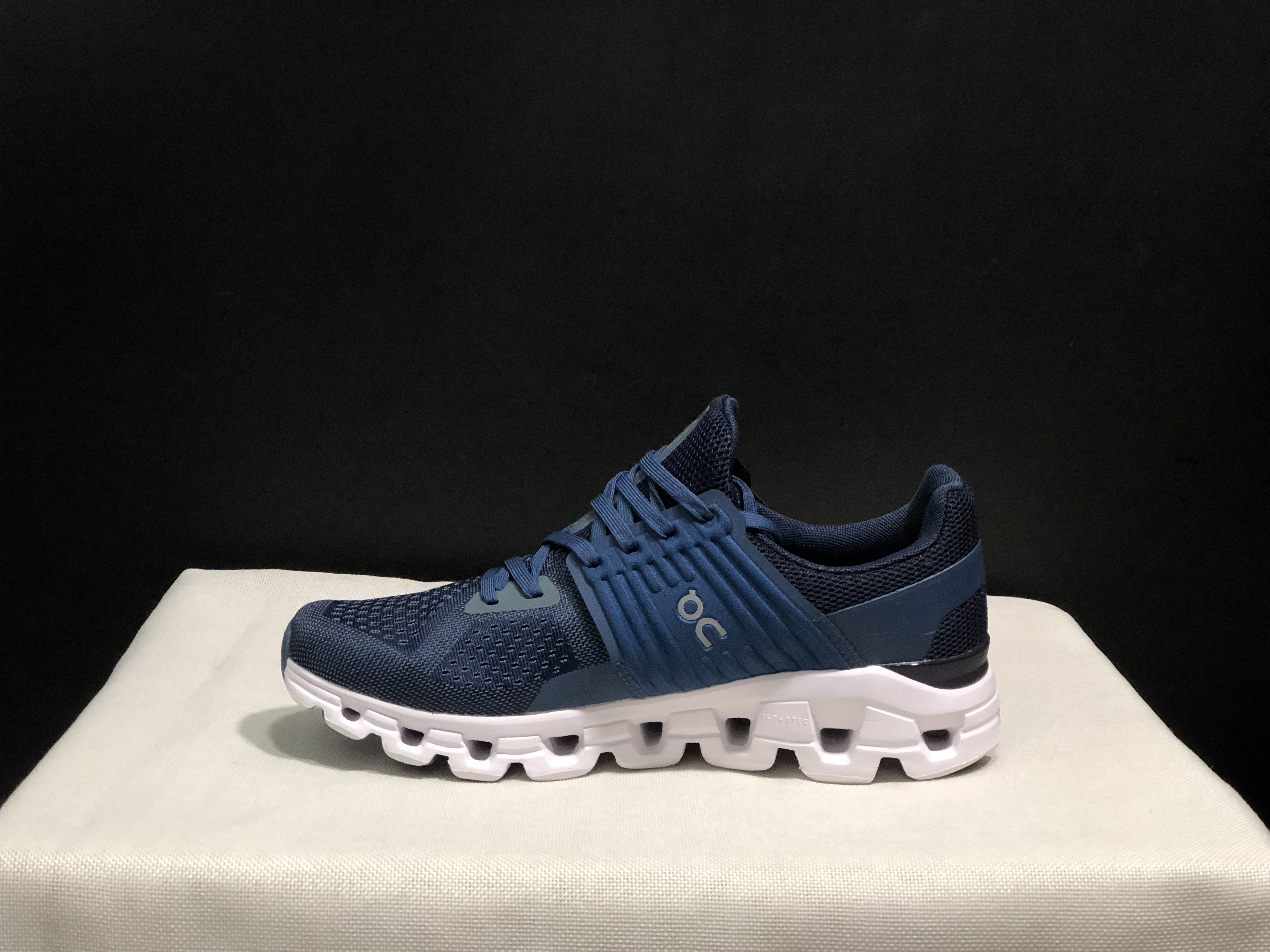 On Running Cloudswift Cushioning Running Shoes Dark Blue/White