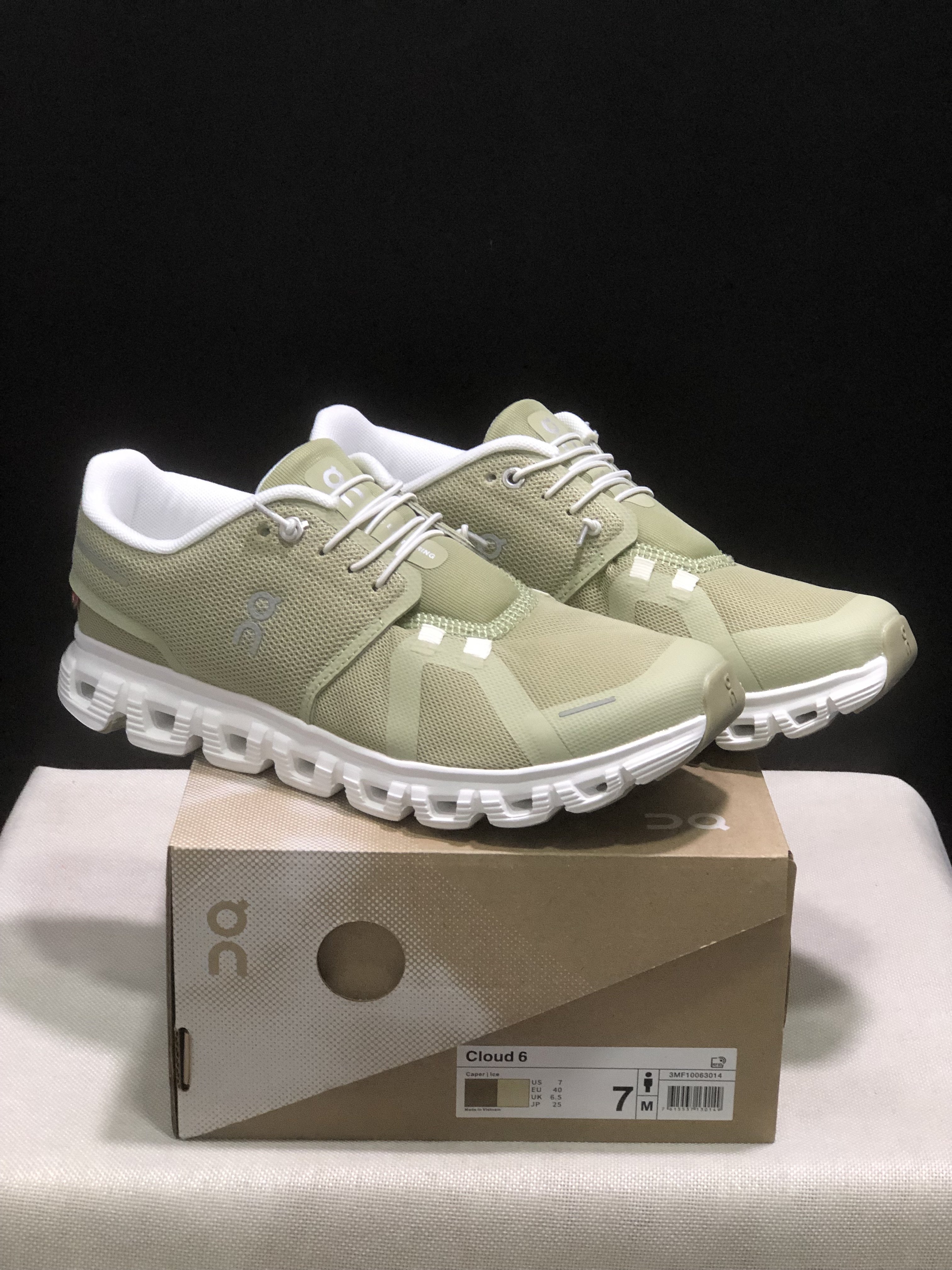 On Running Cloud 6 Casual Life Shoes Caper | Ice