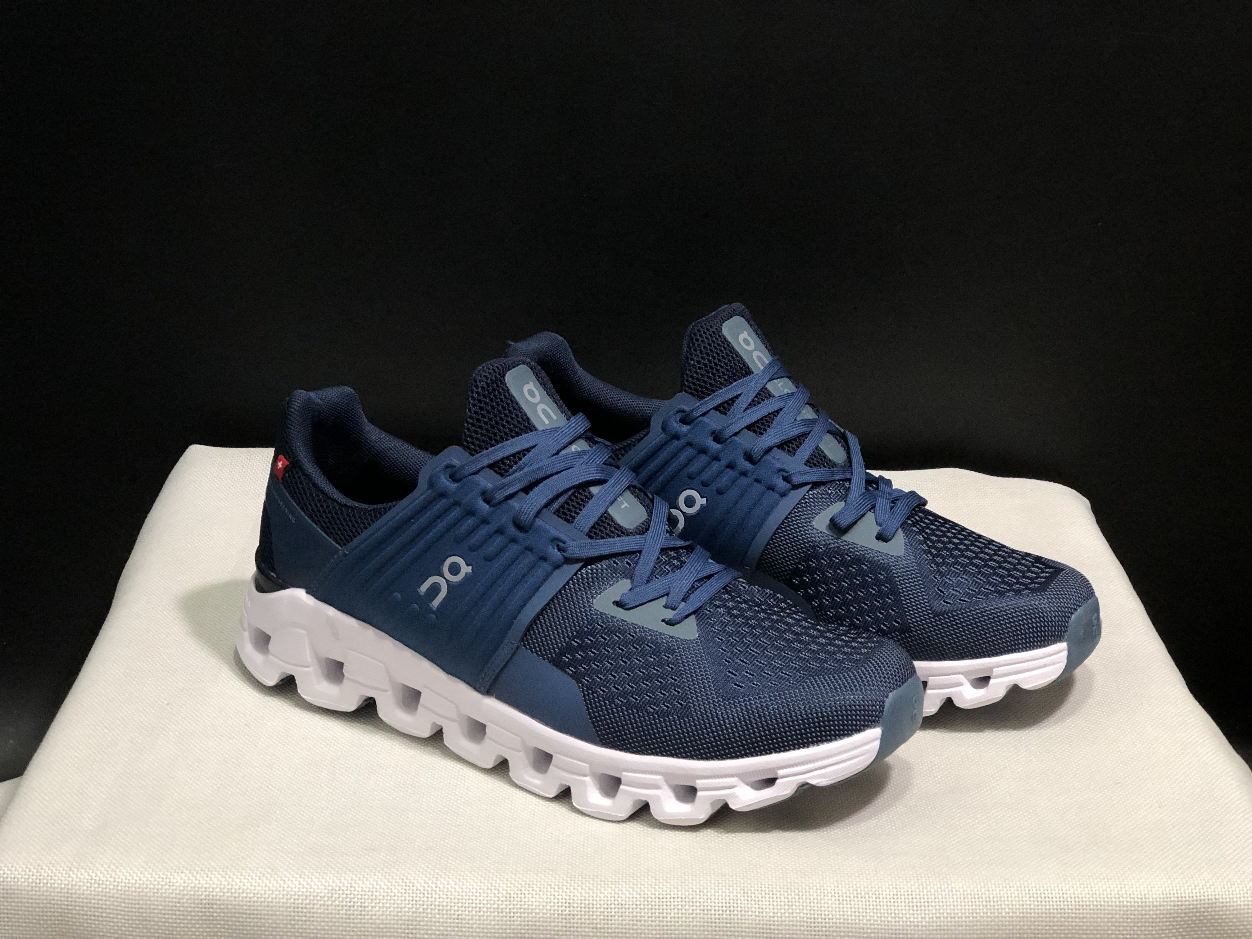 On Running Cloudswift Cushioning Running Shoes Dark Blue/White