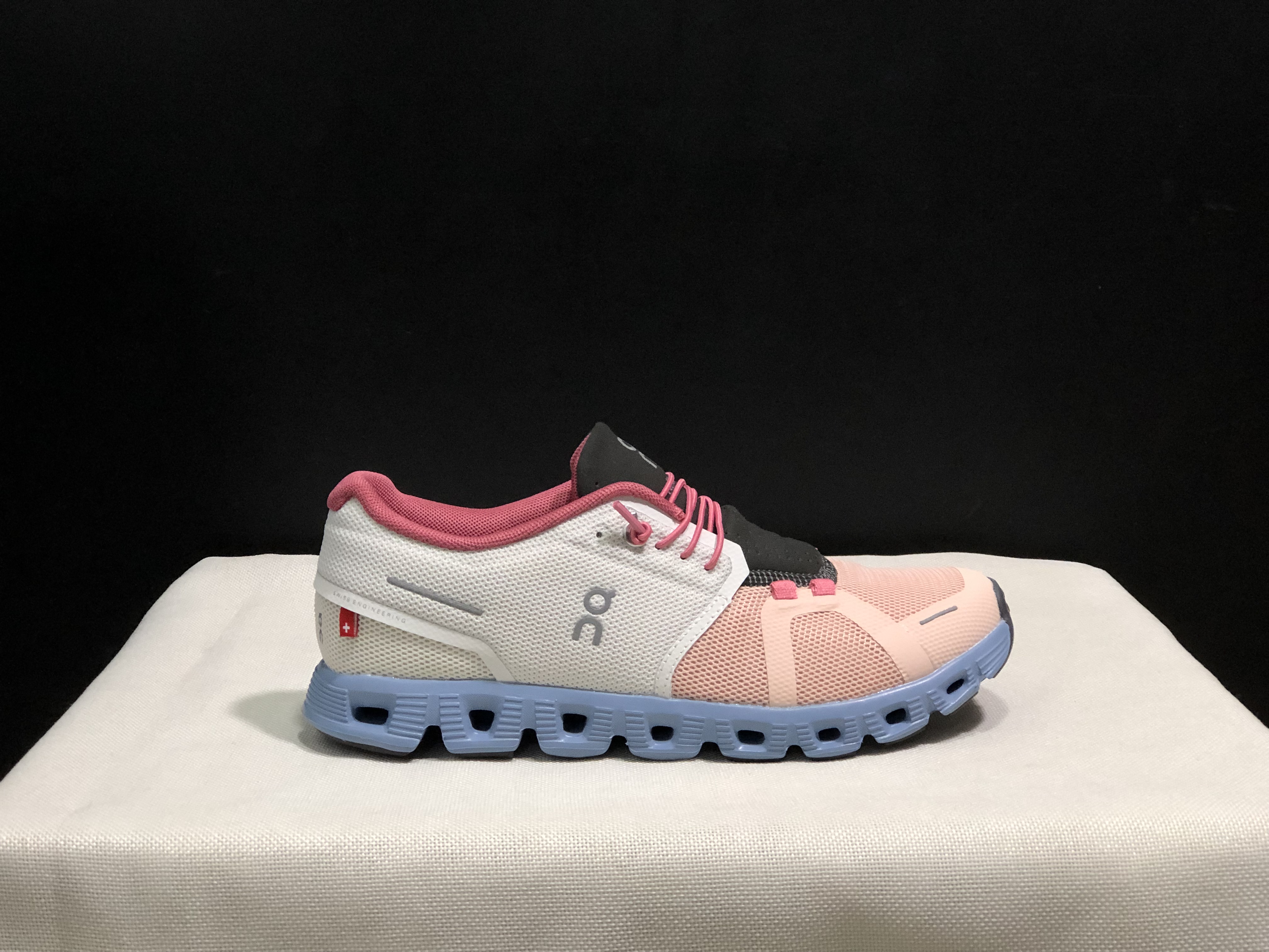 On Running Cloud 5 Lightweight Running Shoes Ice/Prairie