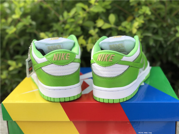 Nike Supreme x Dunk OG SB QS Low Mean Green Sneakers