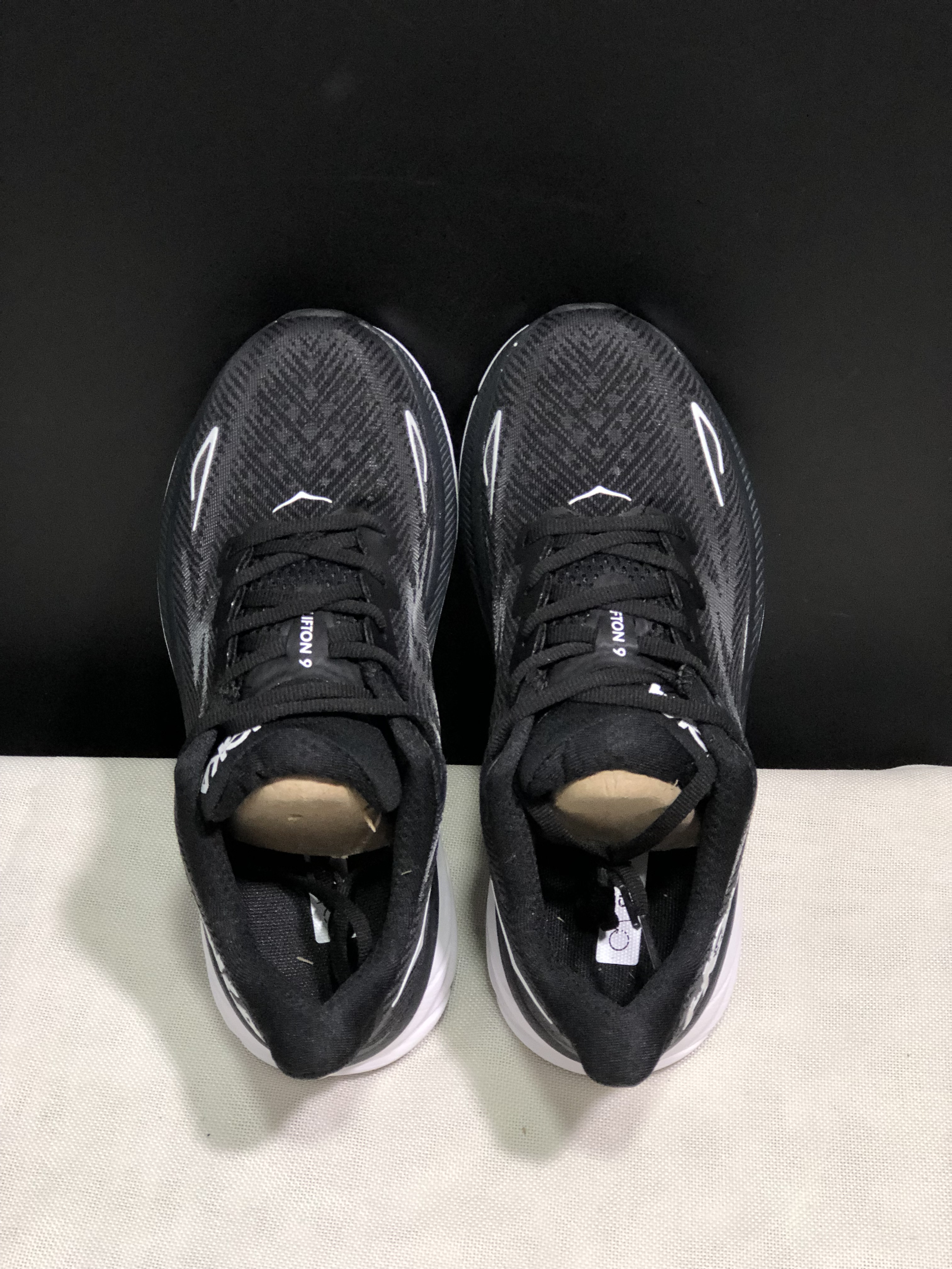 Hoka One One Clifton 9 Running Shoes Athletic Shoes Sneakers Black/White