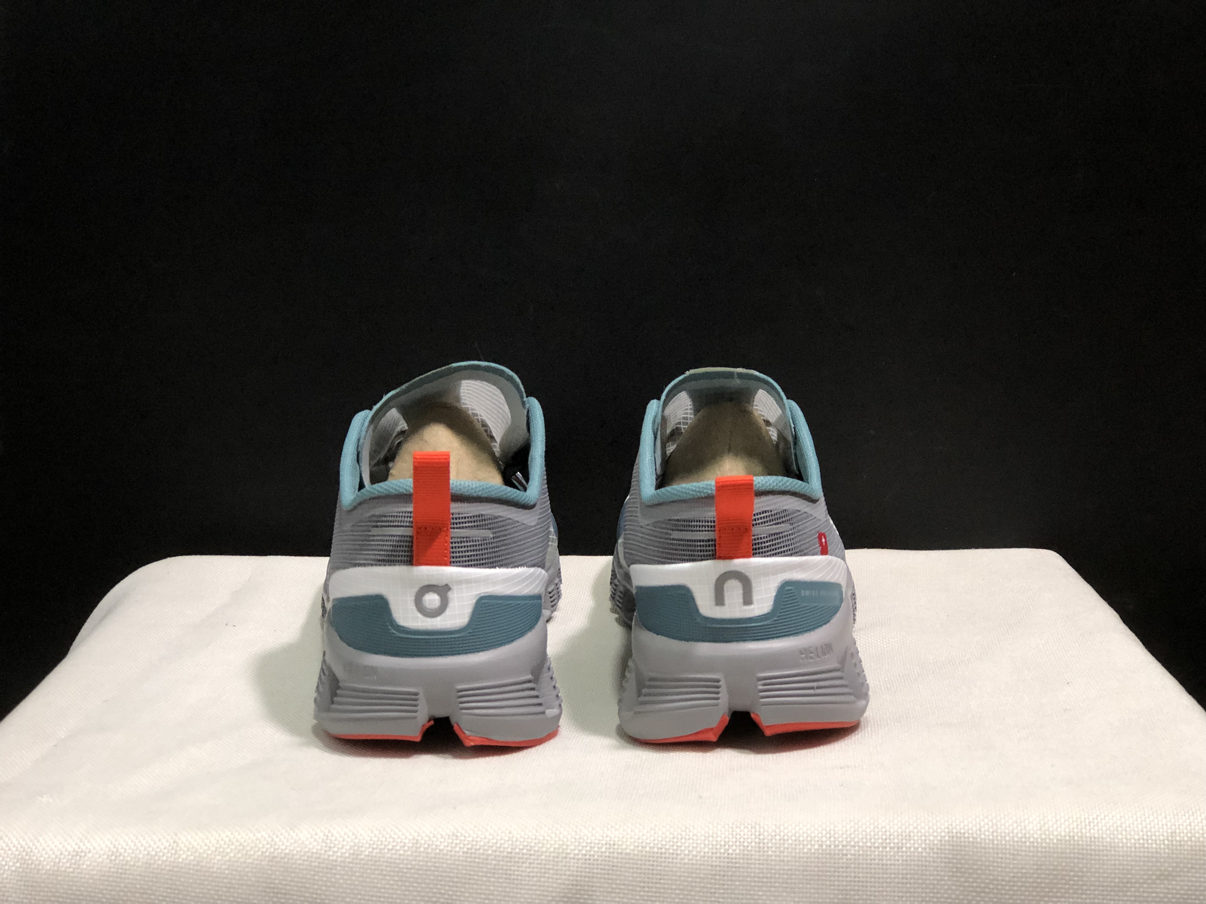 On Running Cloud X Shift Breathable And Shock-Absorbing Lightweight Running Shoes Alloy Gray