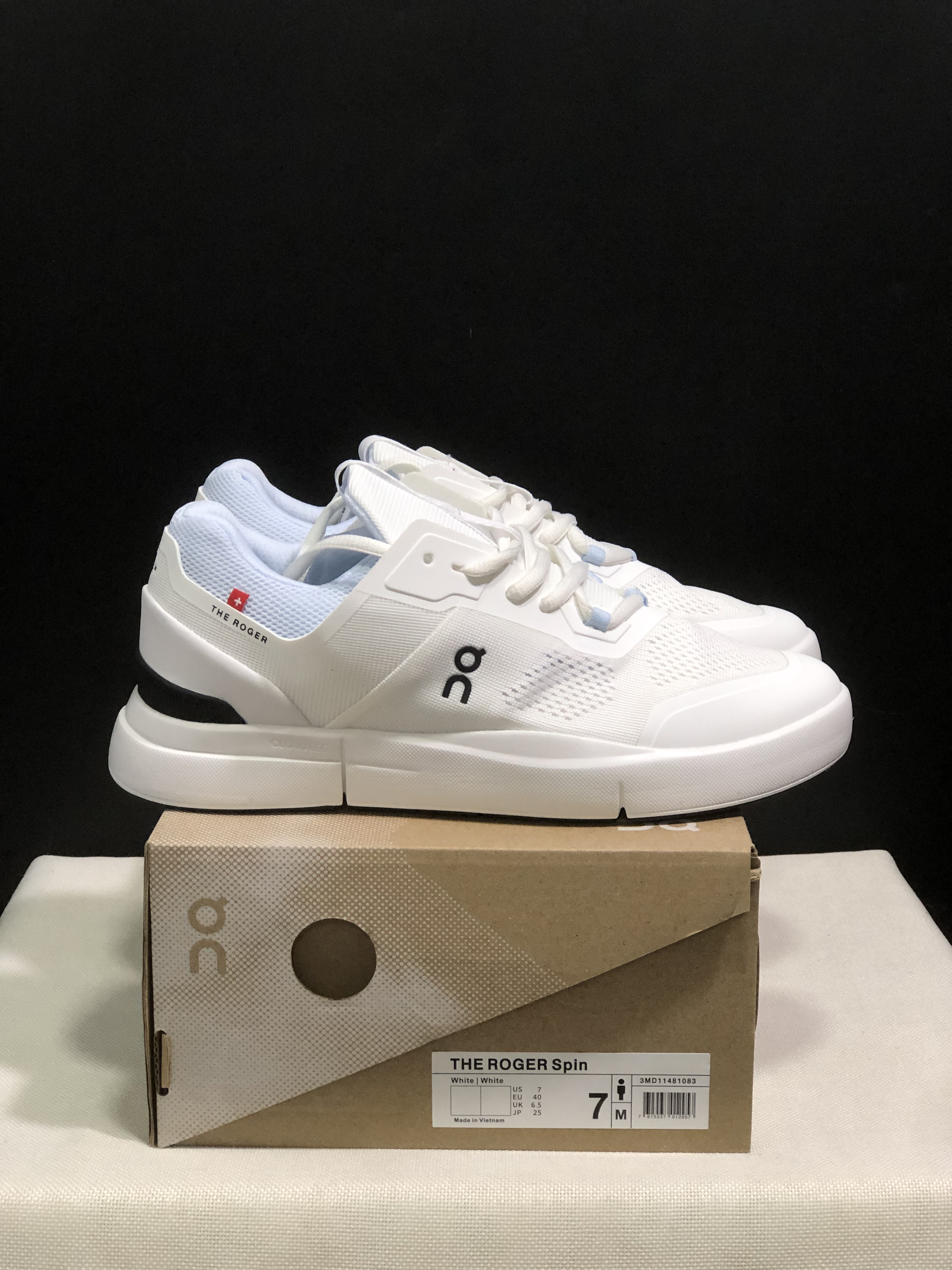 On Running The Roger Spin White Breathable Mesh Sneakers