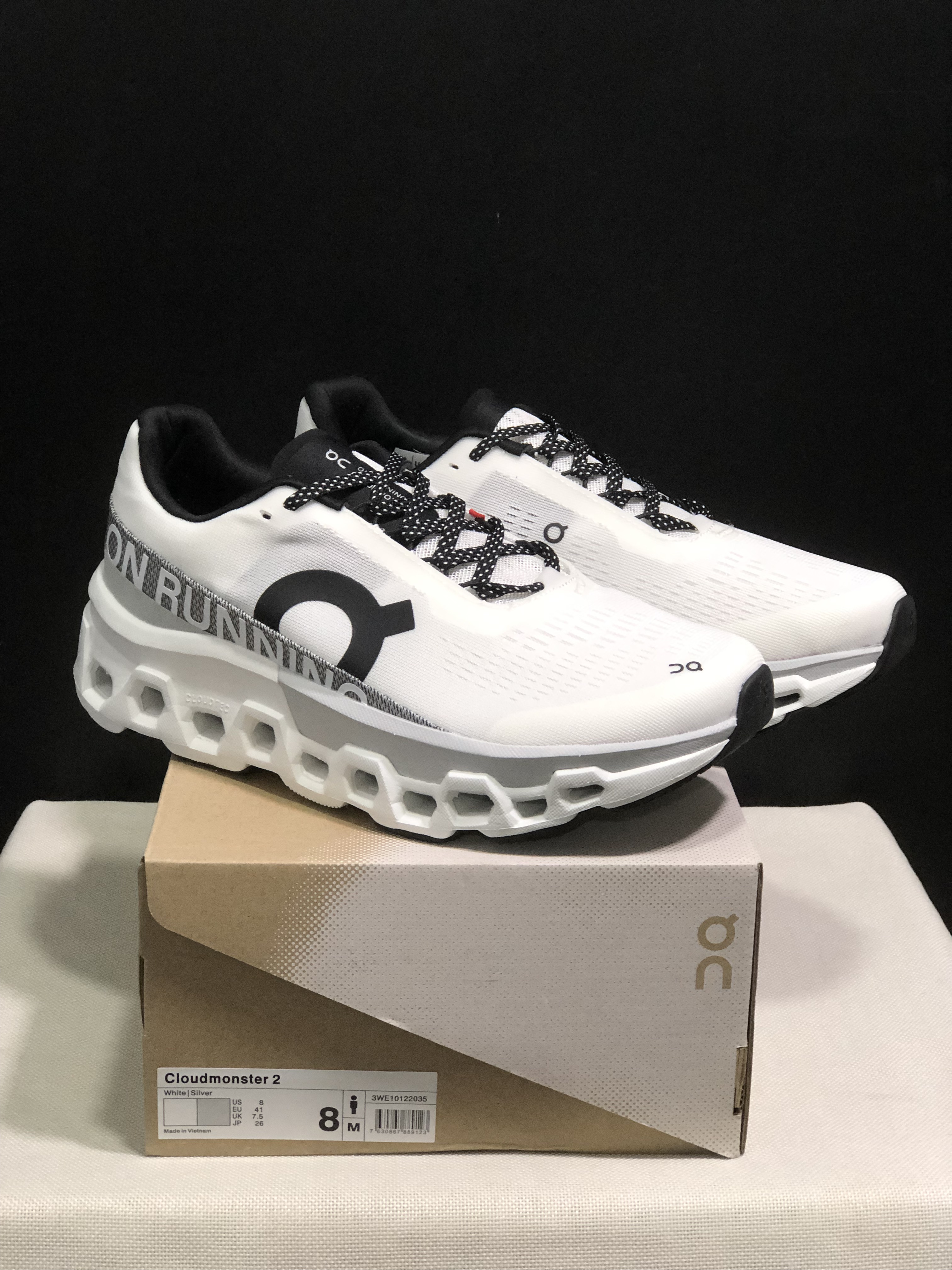 On Running Cloudmonster 2 Shock-Absorbing And Breathable Running Shoes White/Silver