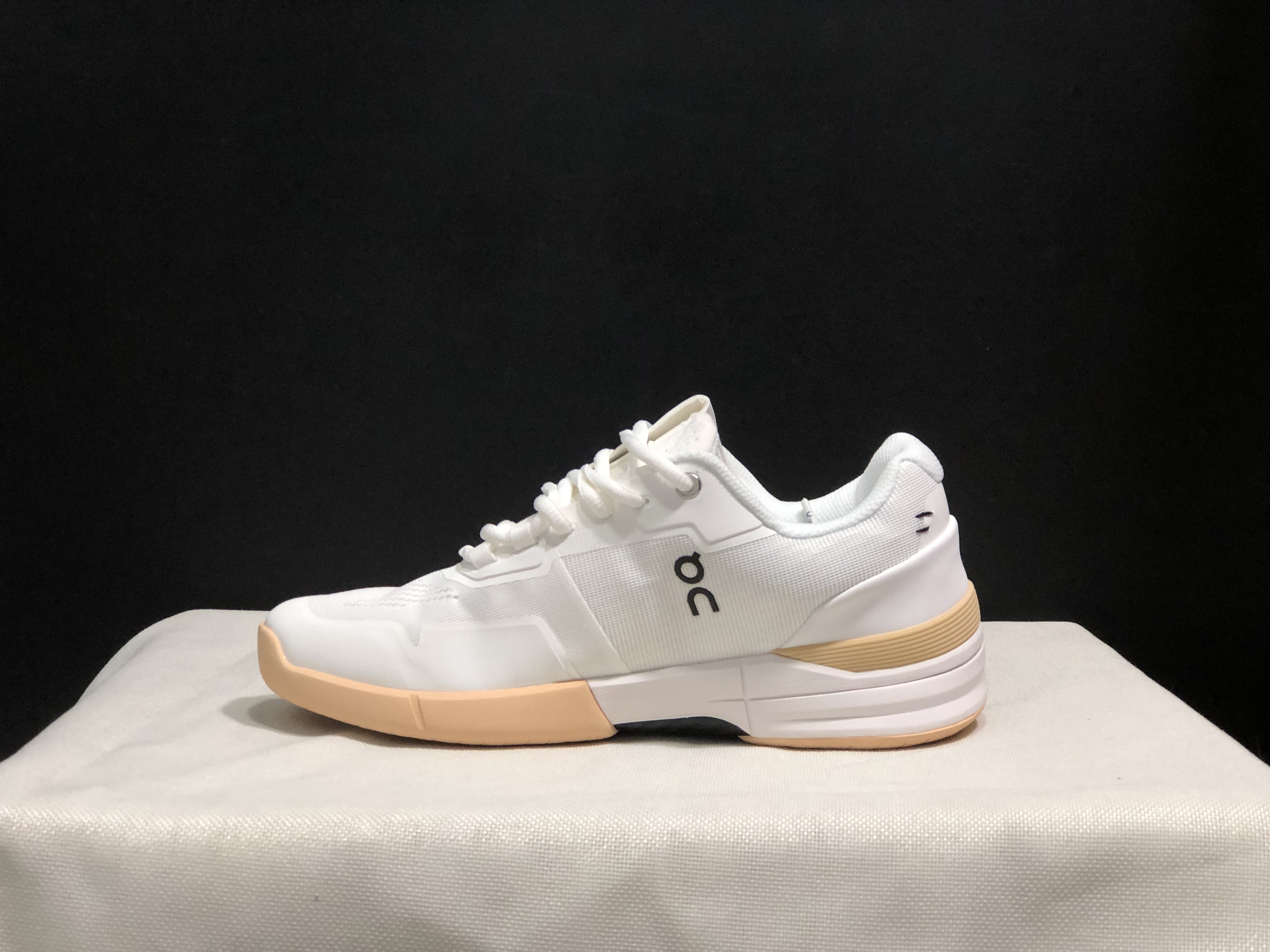 On Running The Roger Rro Durable And Breathable Tennis Shoes White/Light Khaki