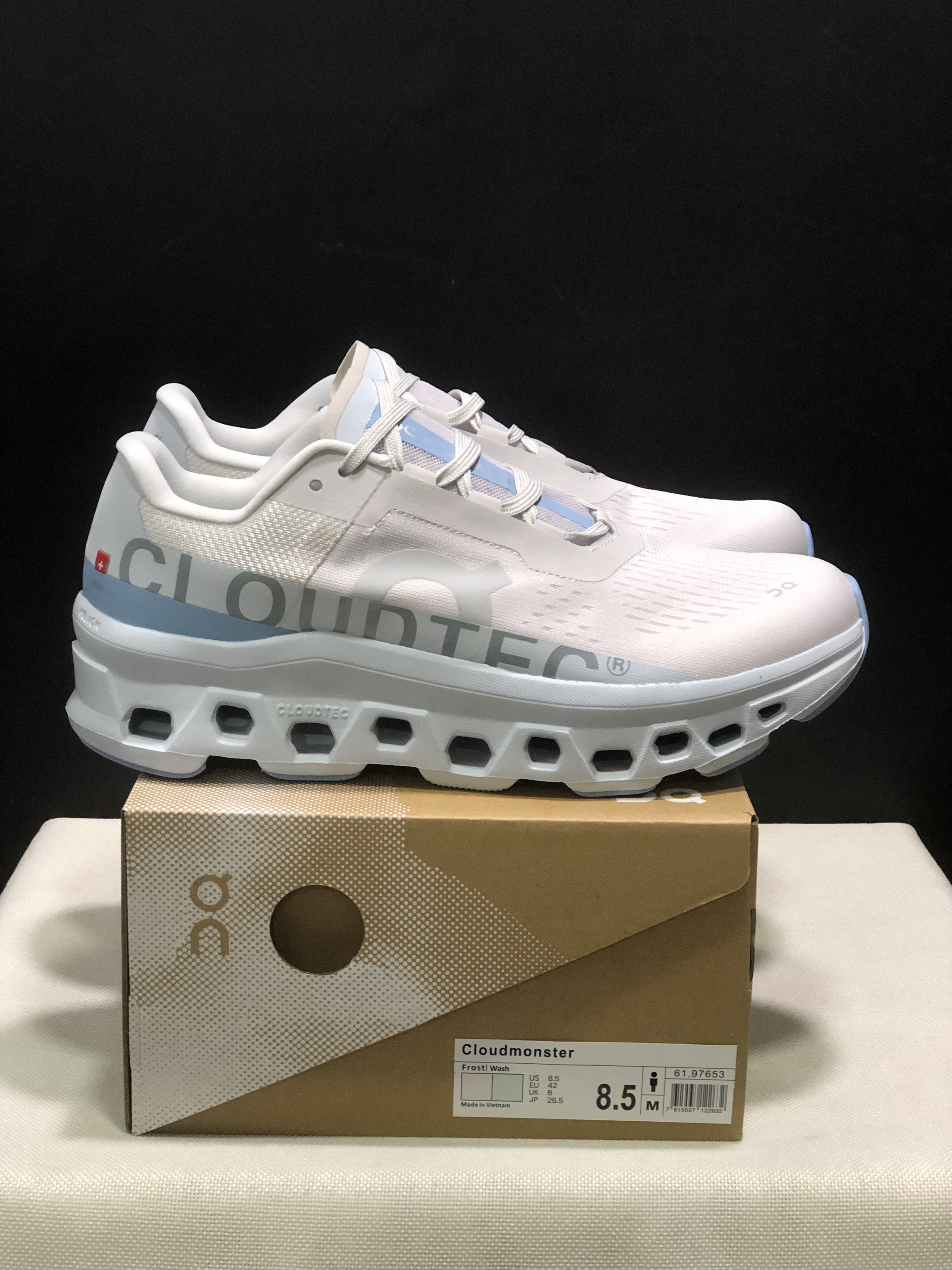 On Running Cloudmonster Anti-Slip Running Shoes Frost/Wash