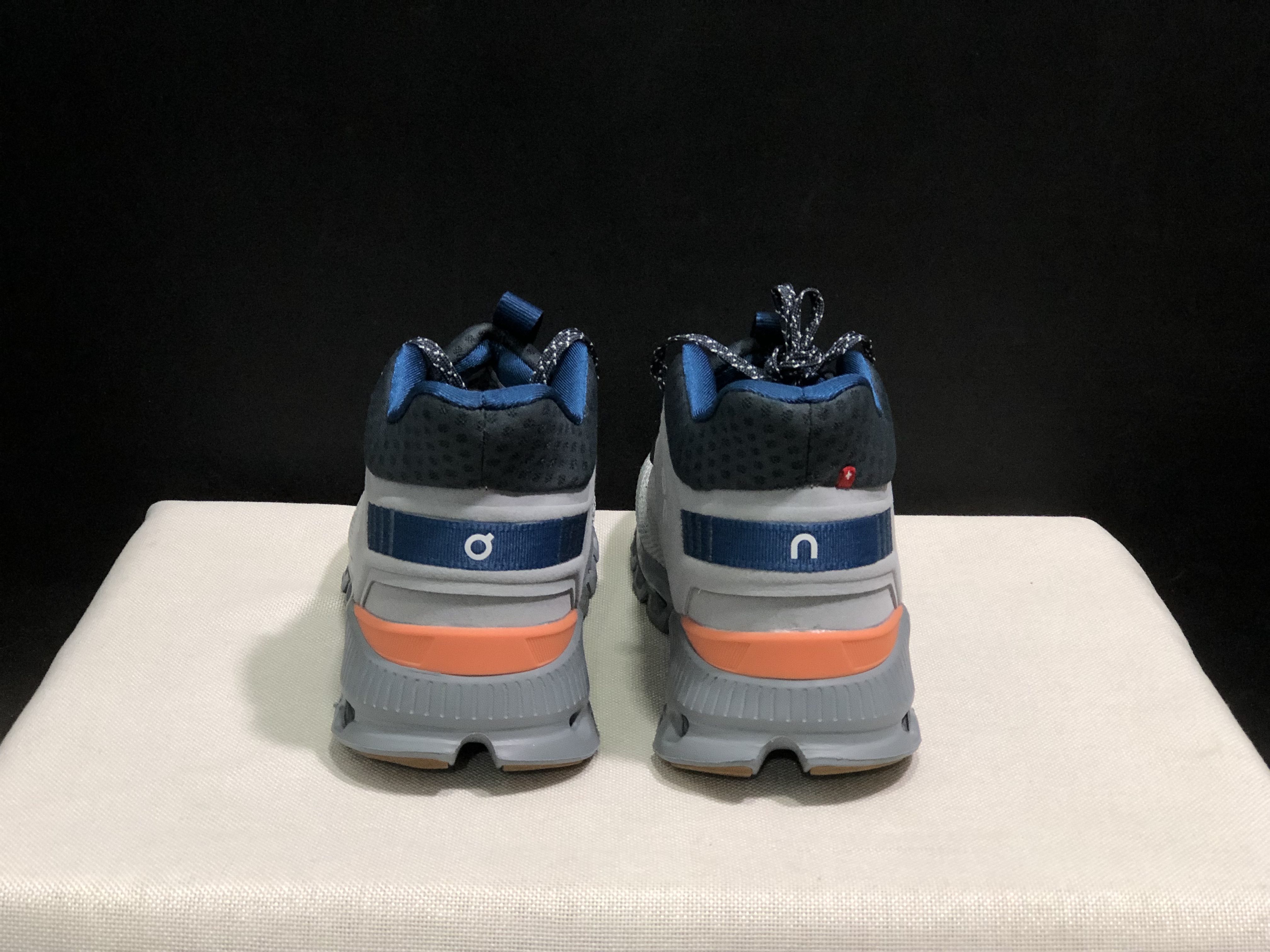 On Running Cloud Hi Edge Outdoor Training Running Shoes Silver Gray