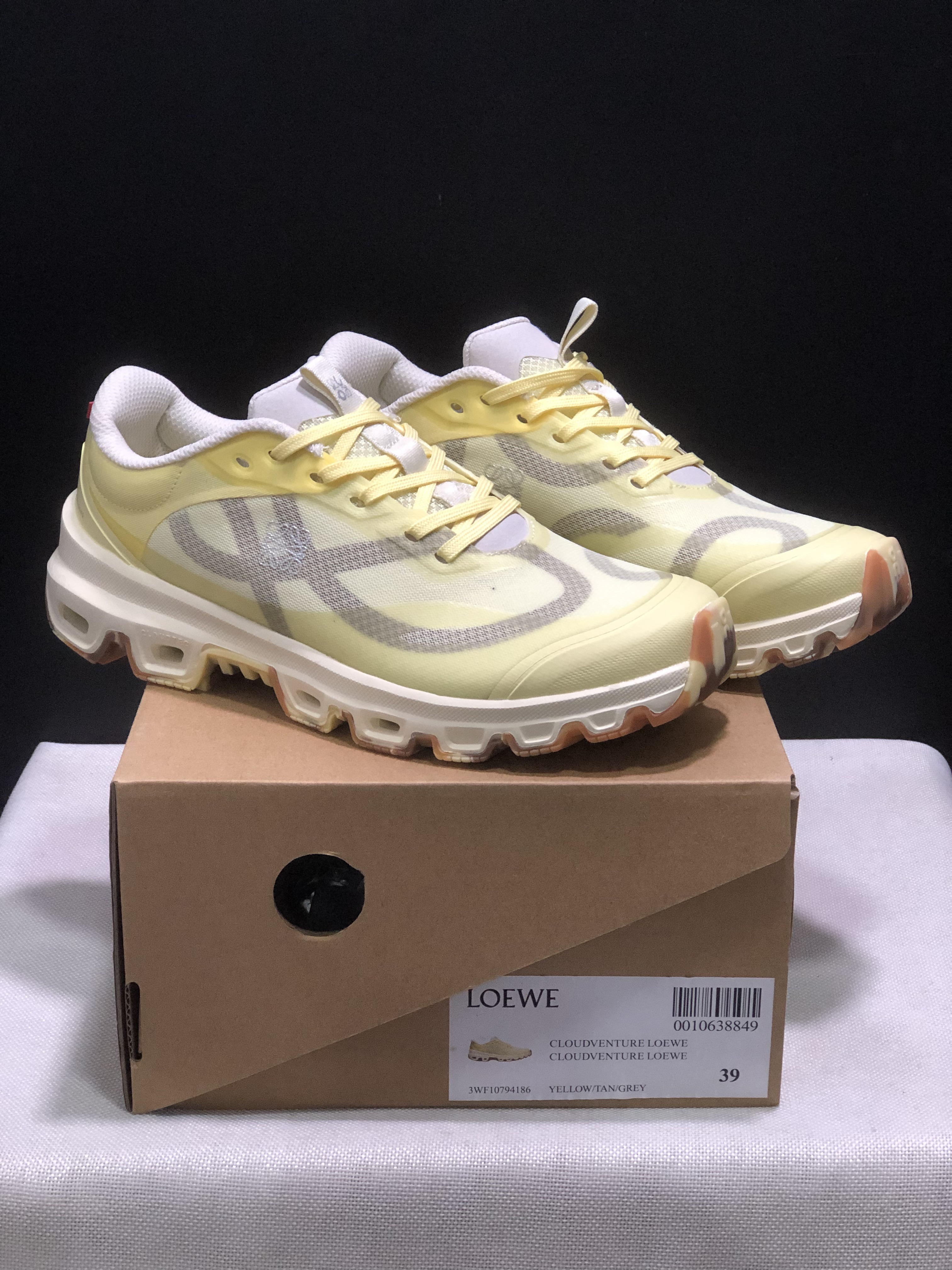 LOEWE x On Running Cloudventure 2.0 Running Shoes Co-Signed Edition Yellow