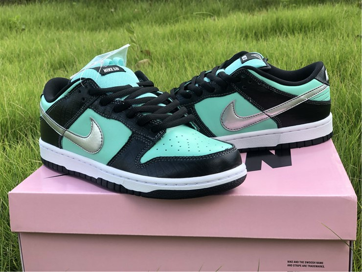 Nike SB Dunk Low Pro x Diamond Supply Co. Tiffany Blue Sneakers
