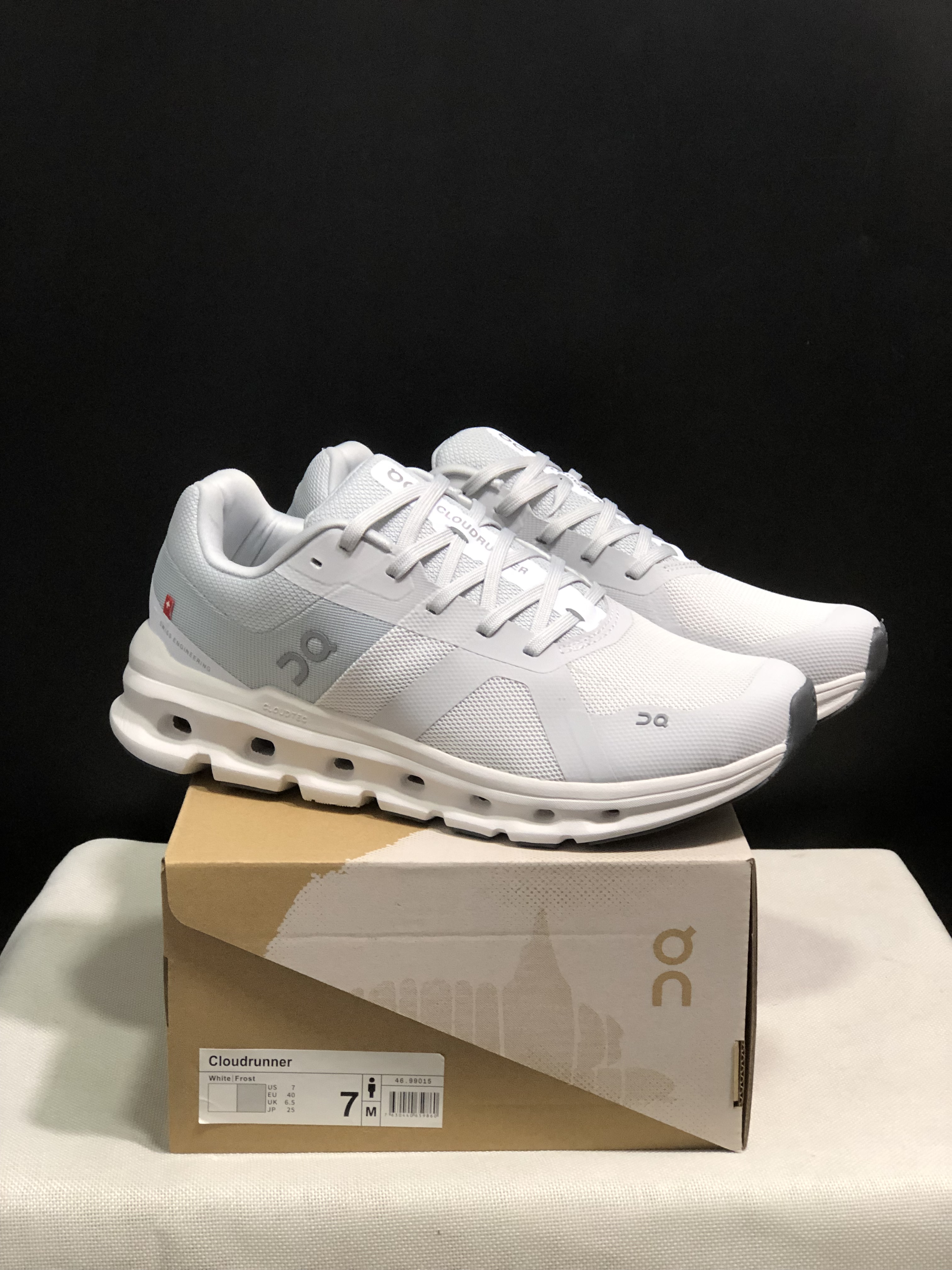 On Running Cloudrunner Anti-Slip Sports Running Shoes White/Frost