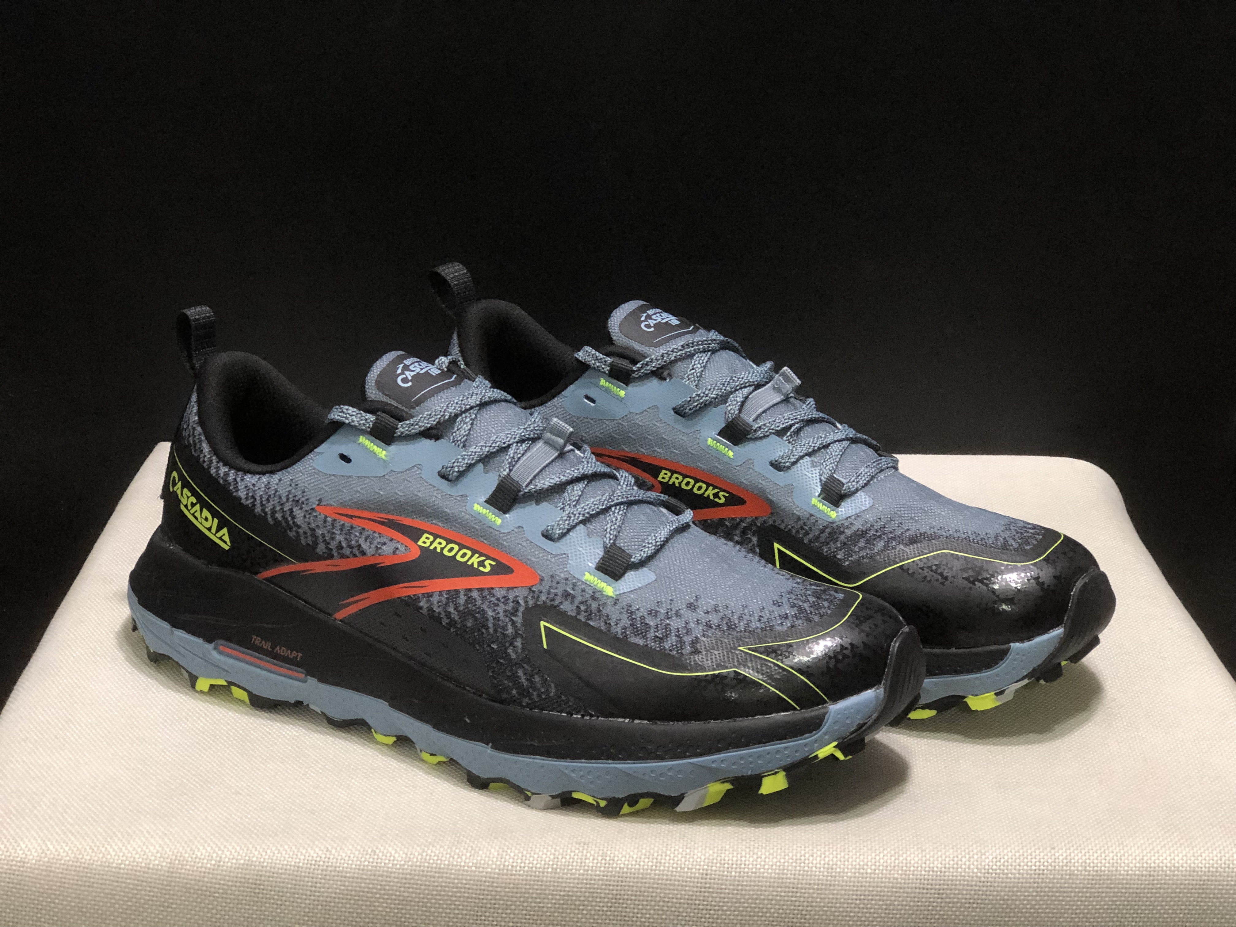 Brooks Cascadia 18 Low-top Running Shoes Citadel/Ebony/Lime