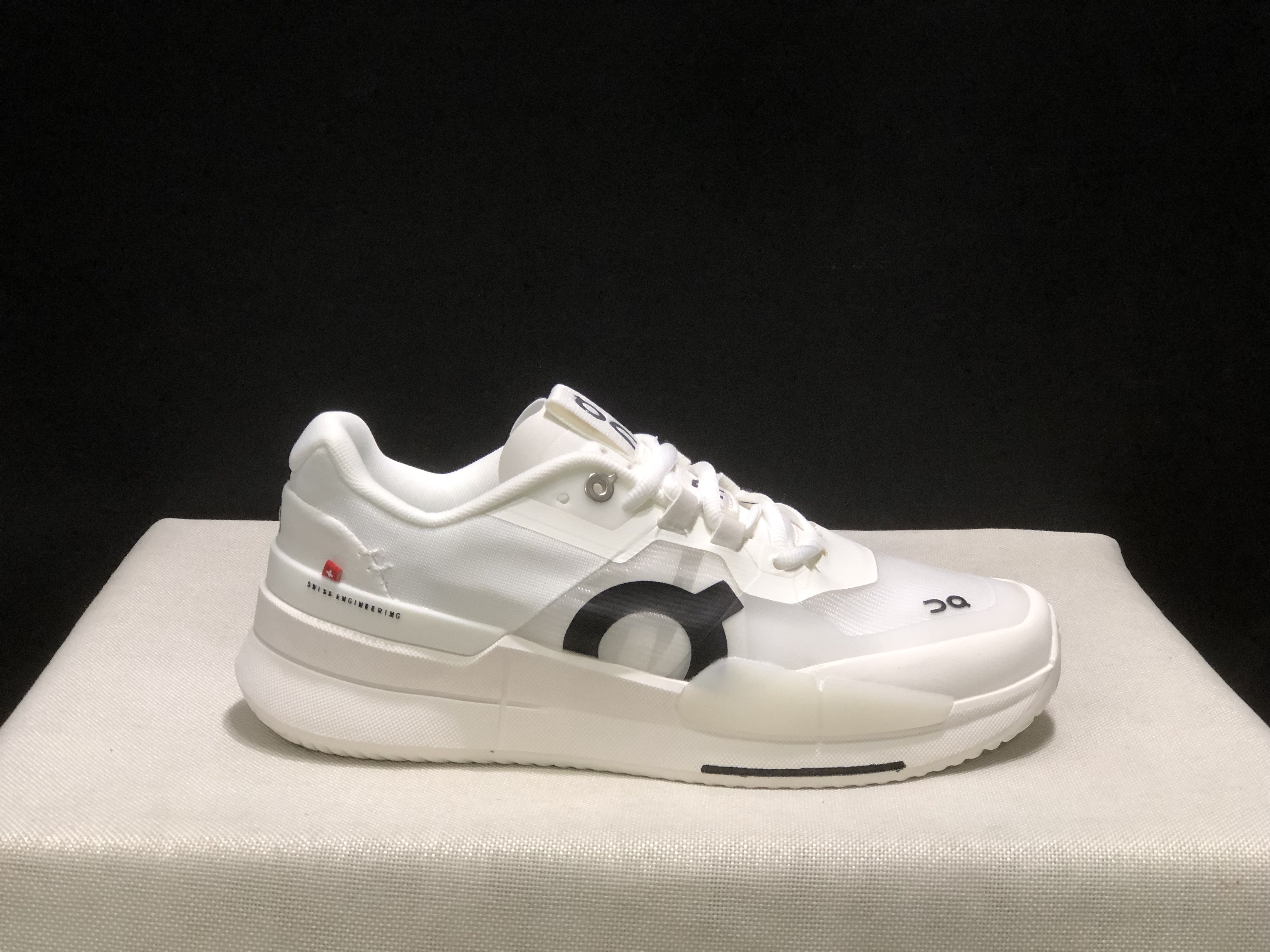 On Running The Roger Pro 2 Breathable Mesh Training Running Shoes White