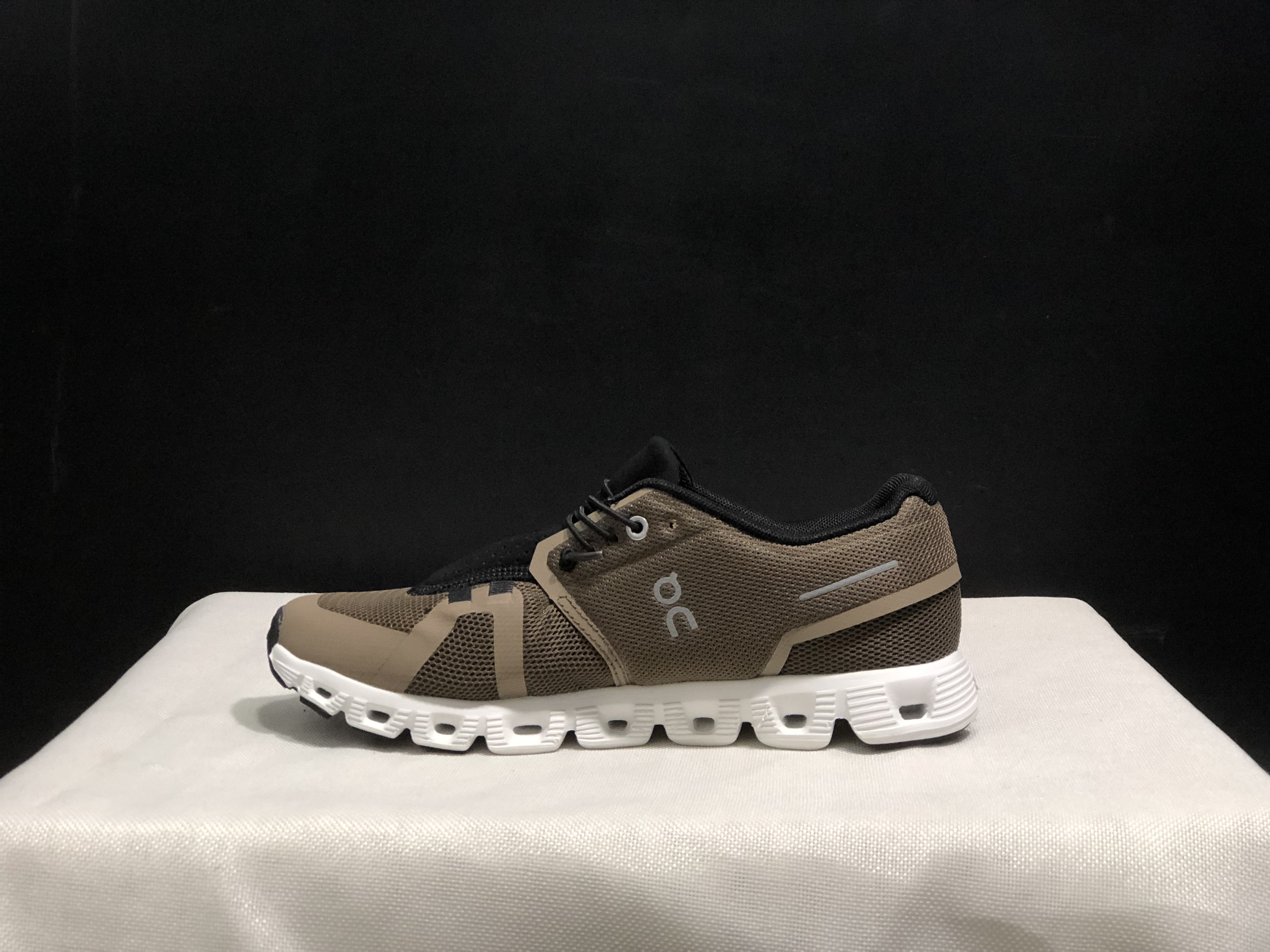 On Running Cloud 5 Lightweight Running Shoes Brown/Black