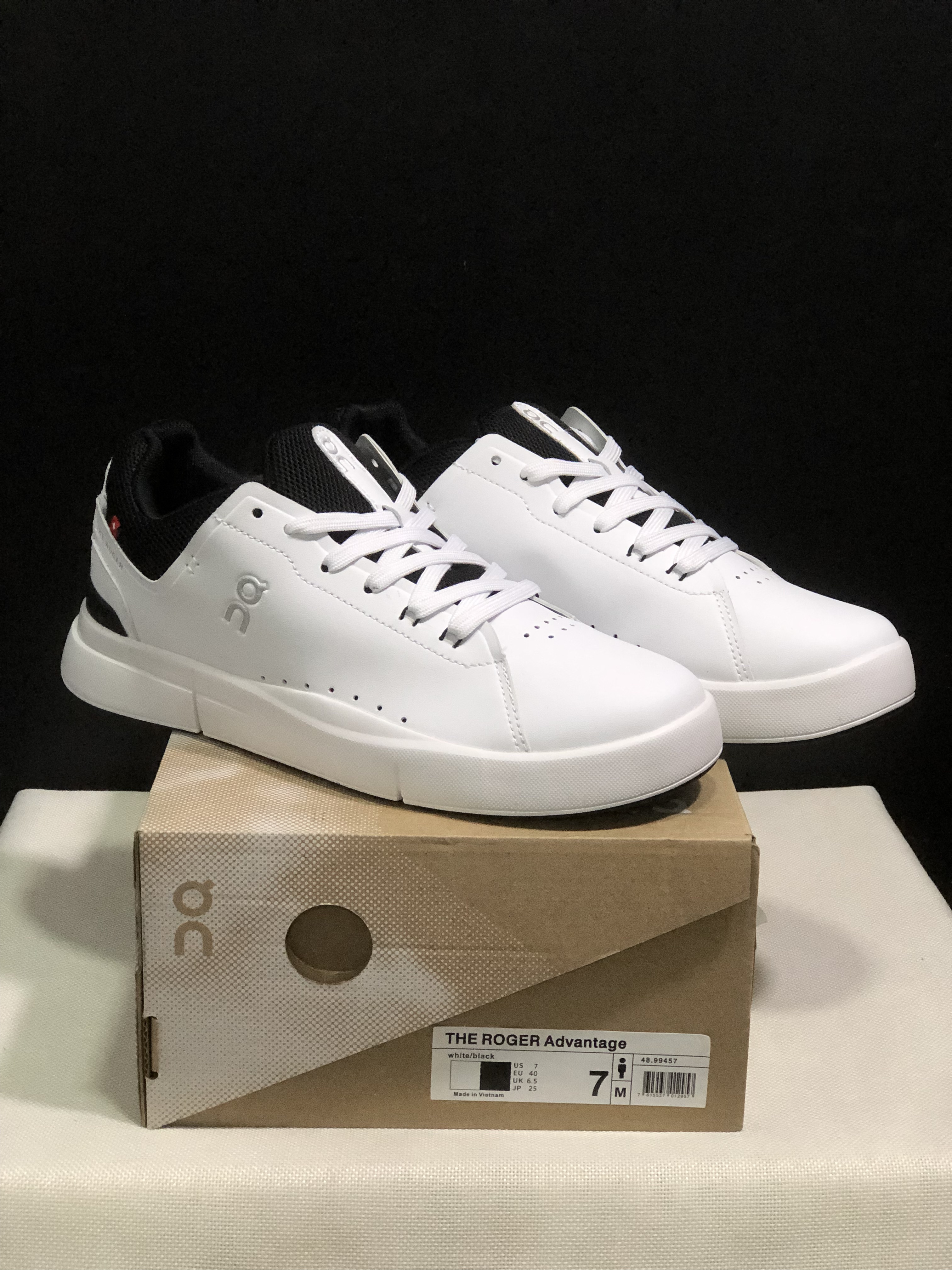 On Running The Roger Spin Board Shoes White/Black