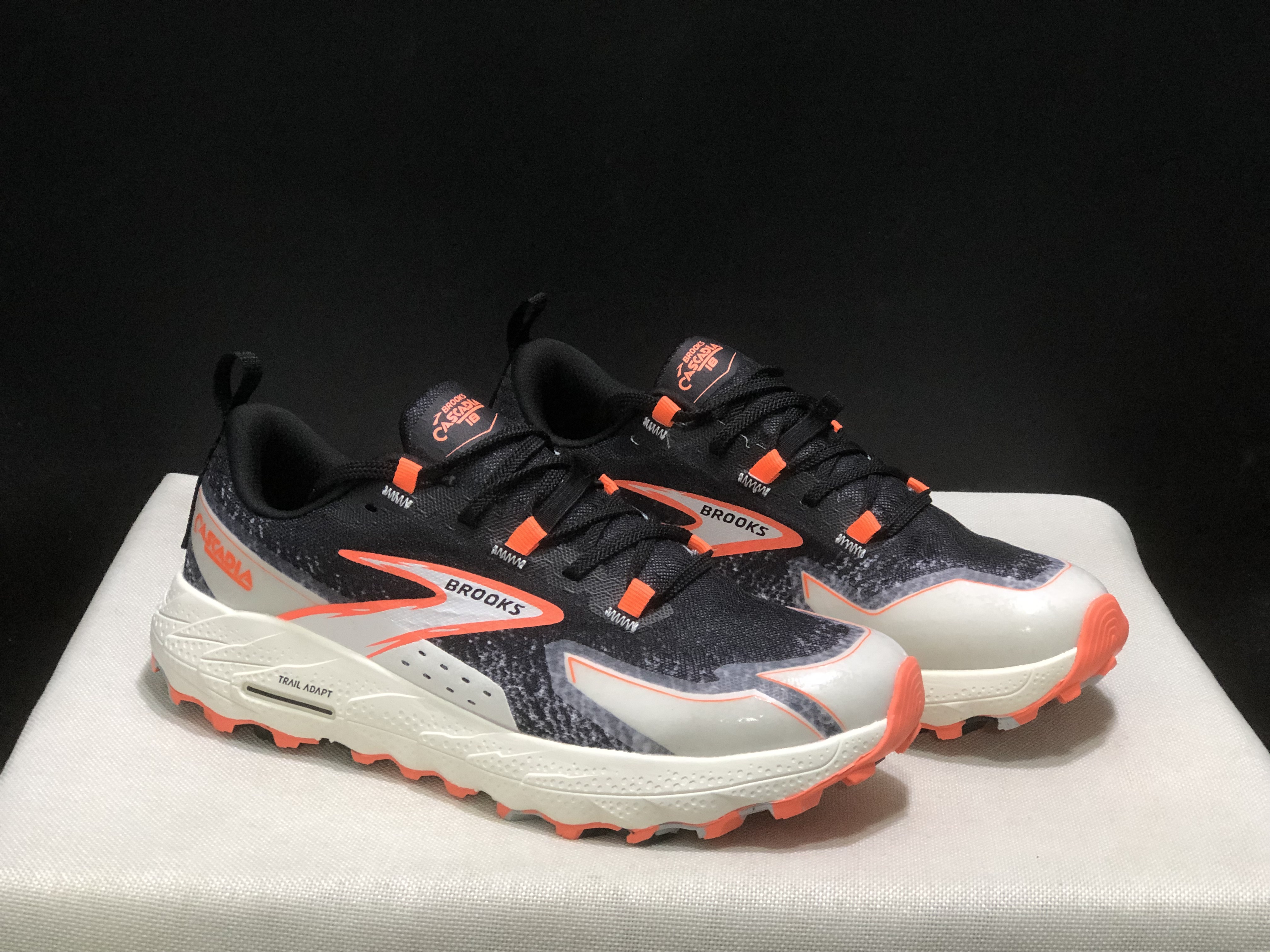 Brooks Cascadia 18 Low-top Running Shoes Black/Blue Wash/Flame