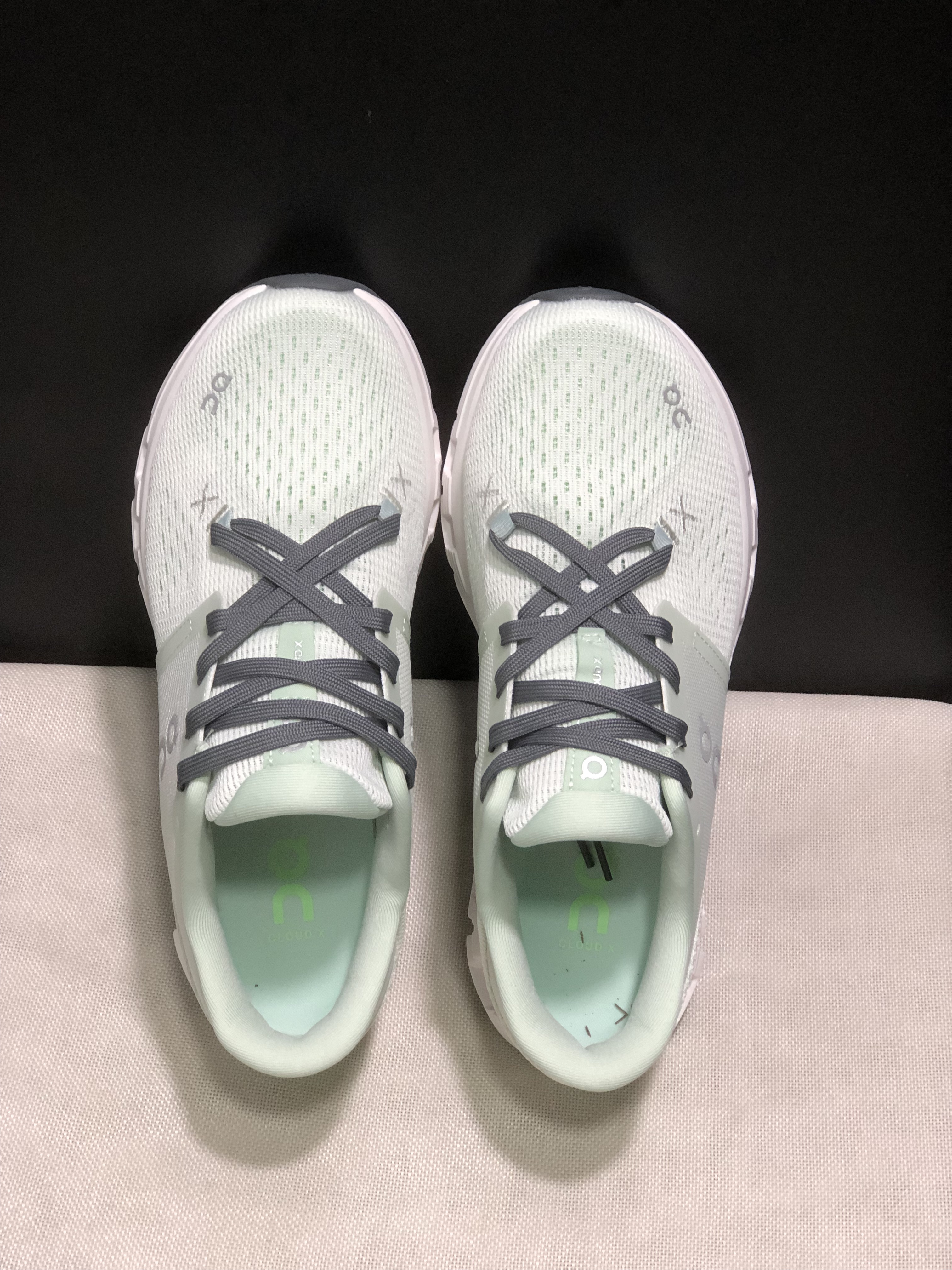 On Running Cloud X4 Comfortable Running Shoes Aloe/Honeydew