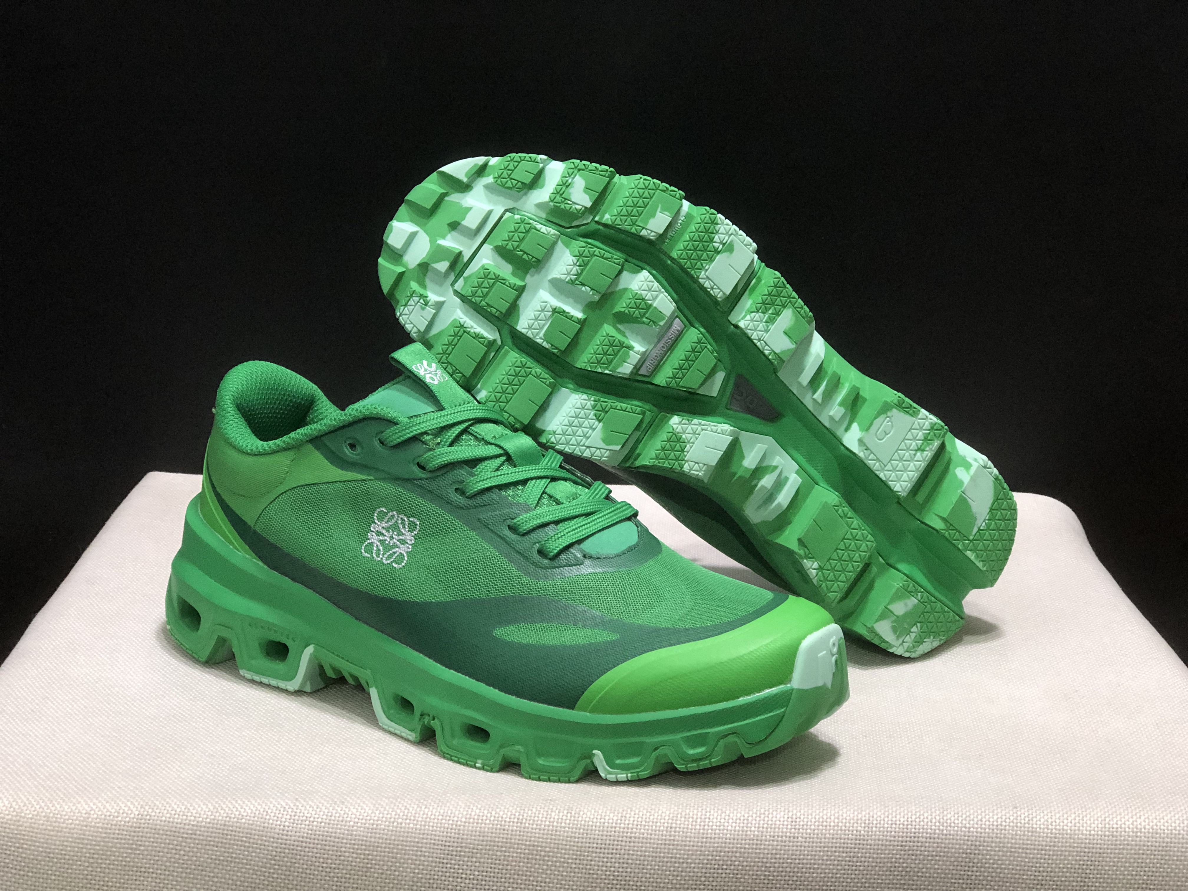 LOEWE x On Running Cloudventure 2.0 Running Shoes Co-Signed Edition Green