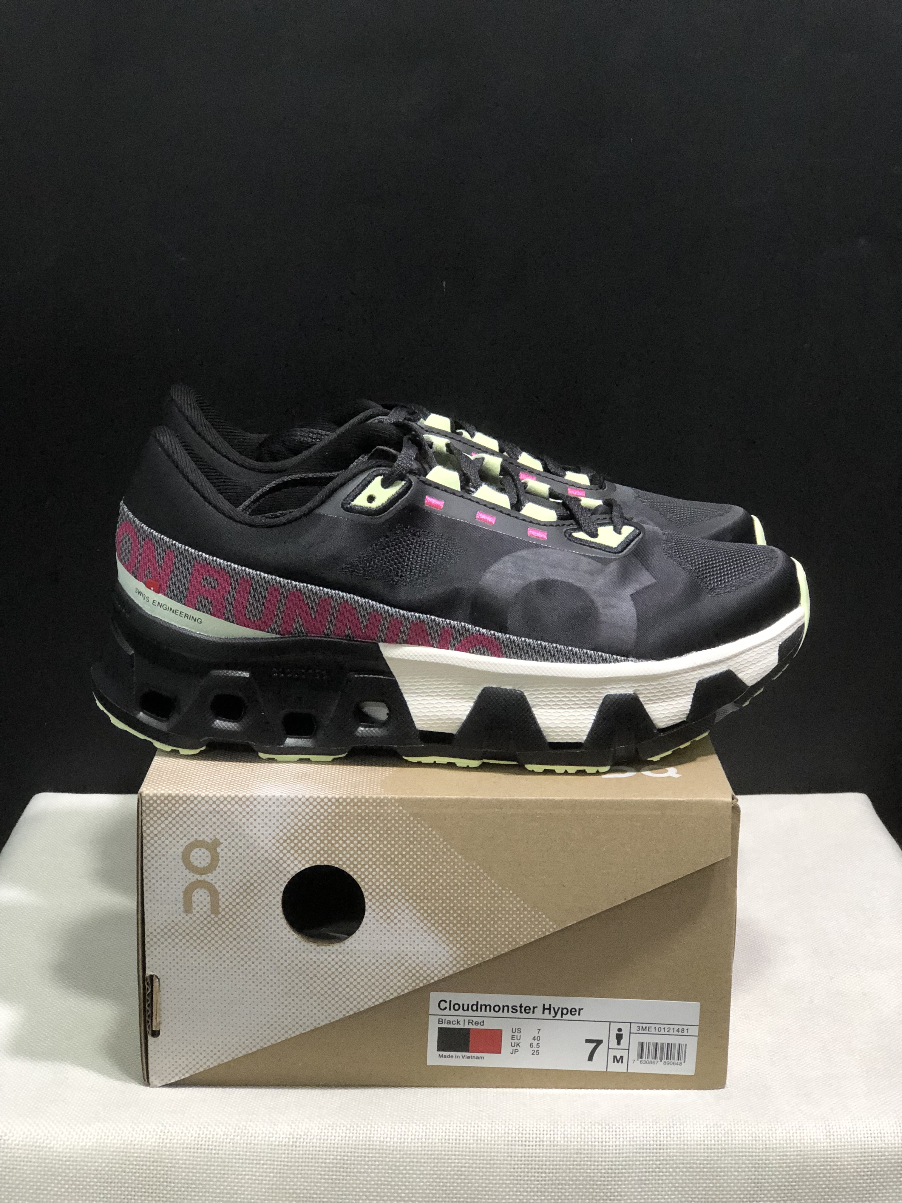 On Running Cloudmonster Hyper Black/White Running Shoes