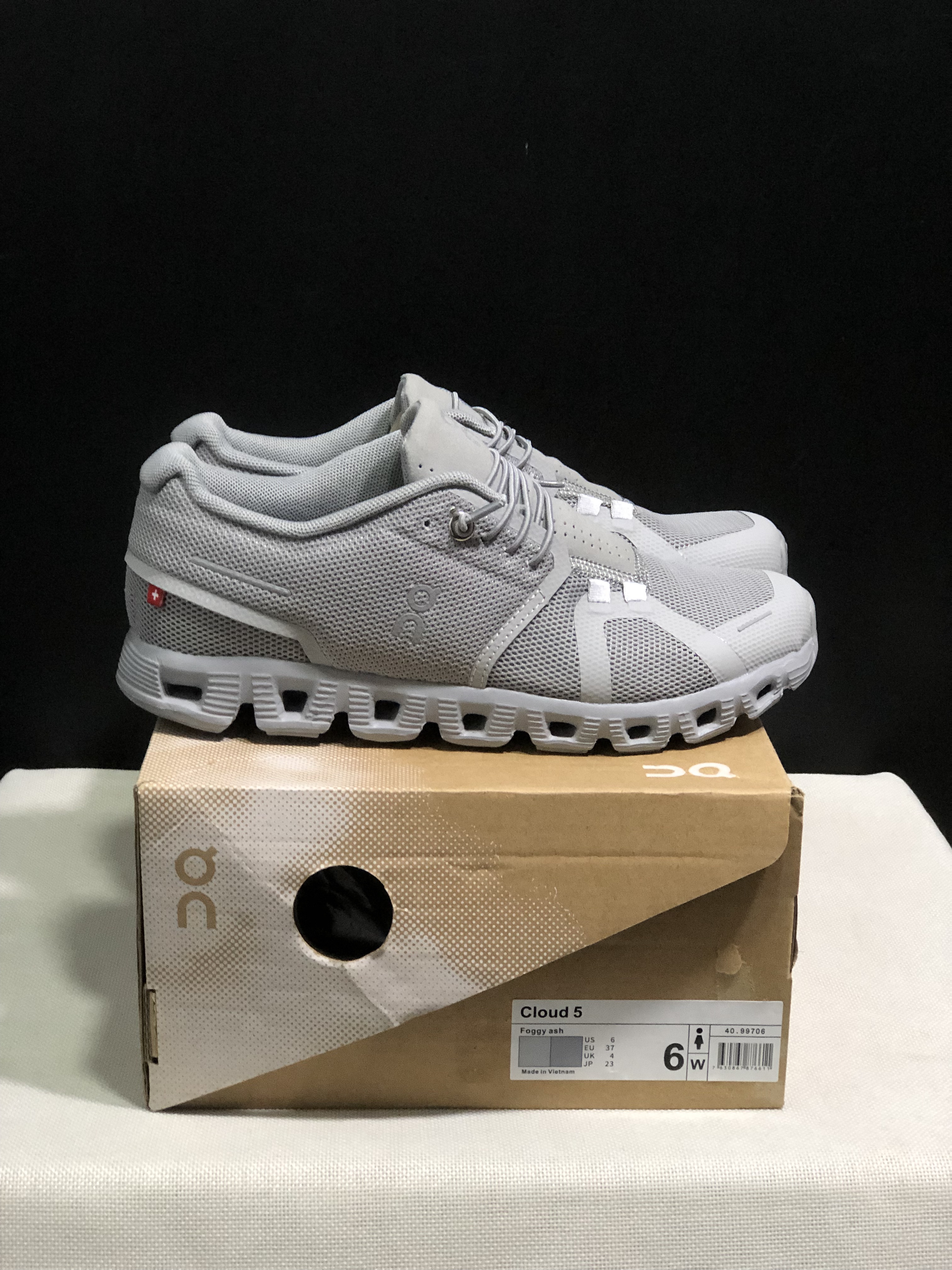 On Running Cloud 5 Lightweight Running Shoes Foggy Ash