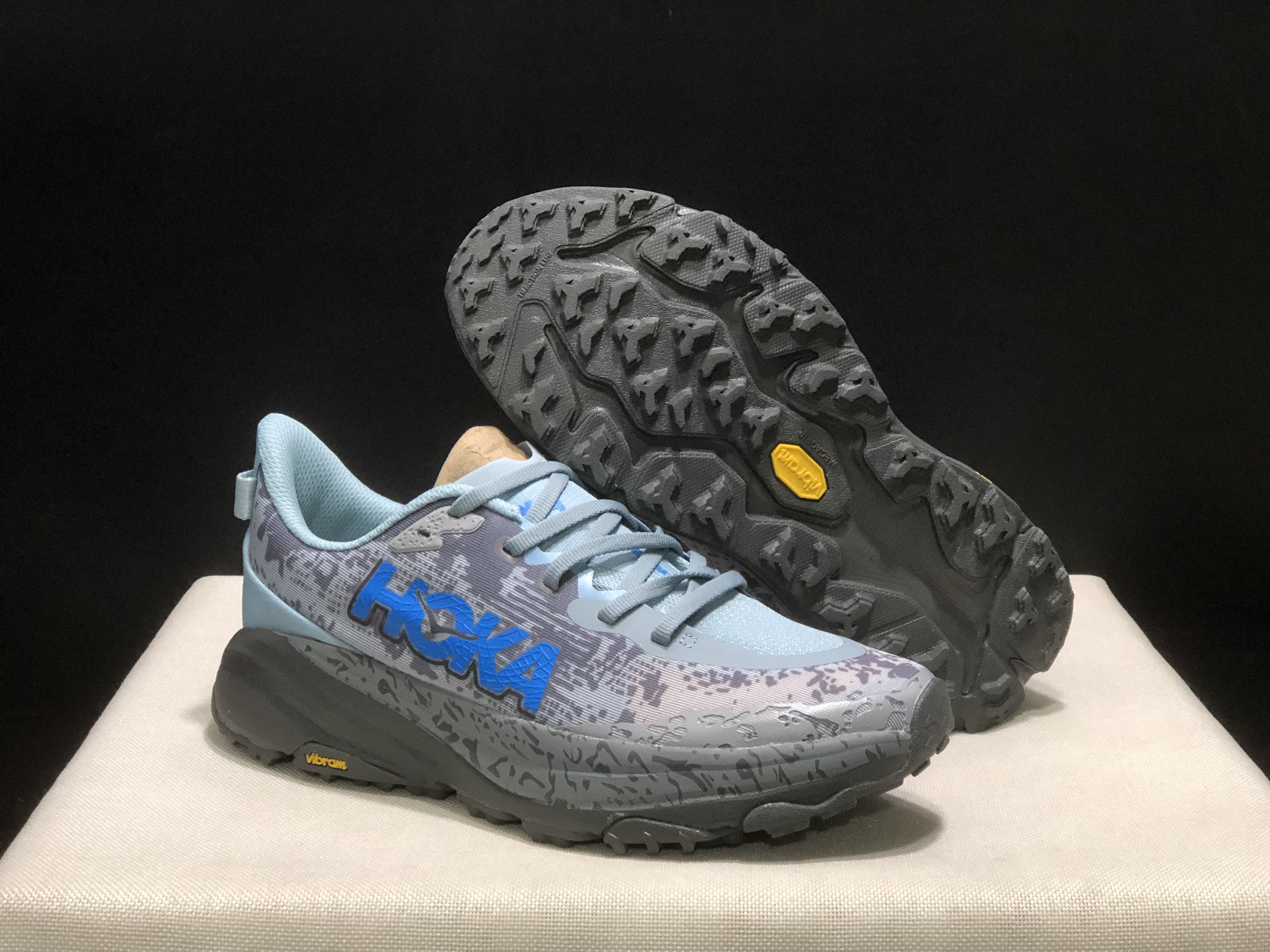 Hoka One One Speedgoat 6 Trail Running Shoes Sneakers Gray