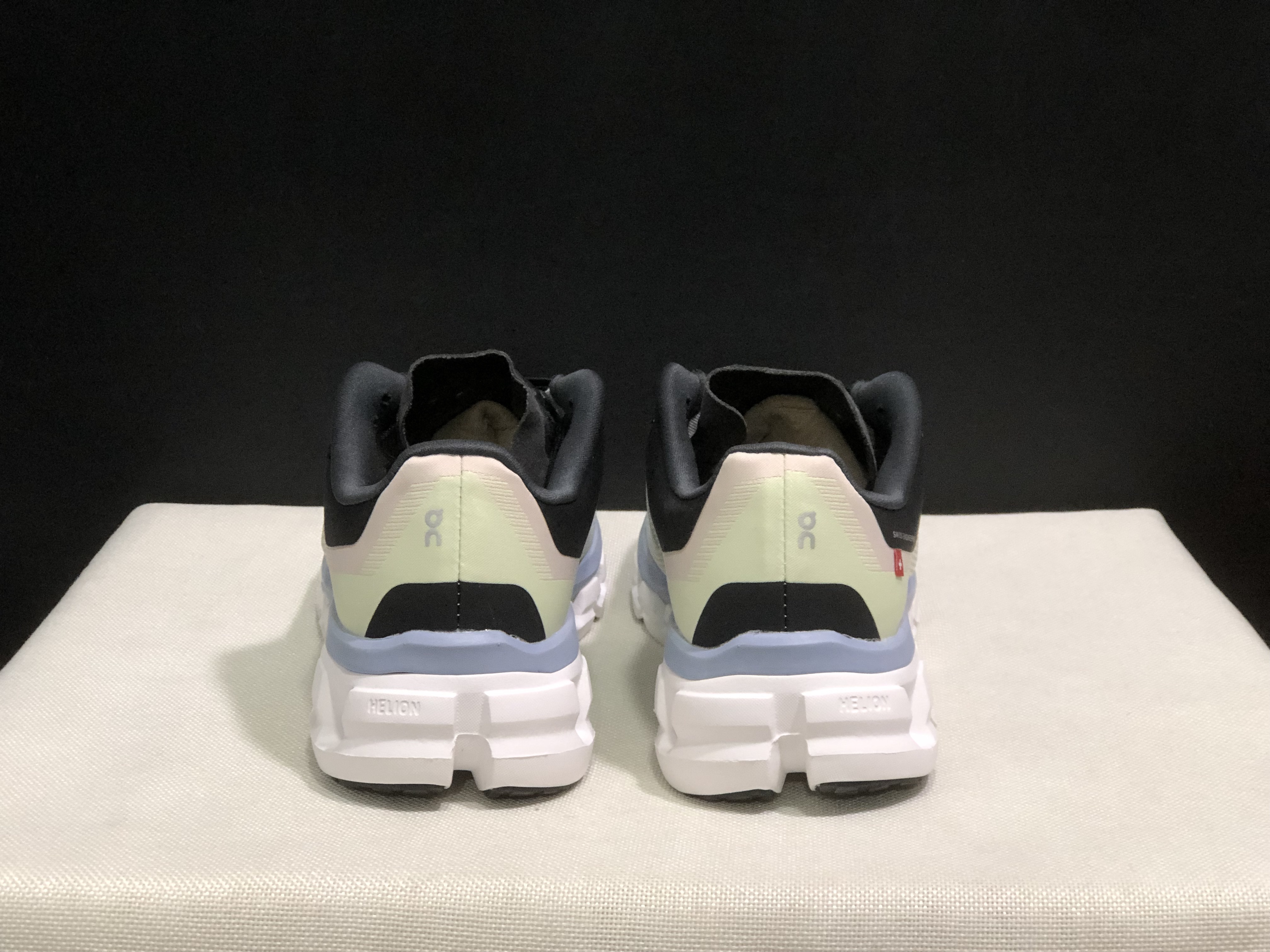 On Running Cloudflow 4 Shock-Absorbing And Wear-Resistant Running Shoes Fade/Wisteria