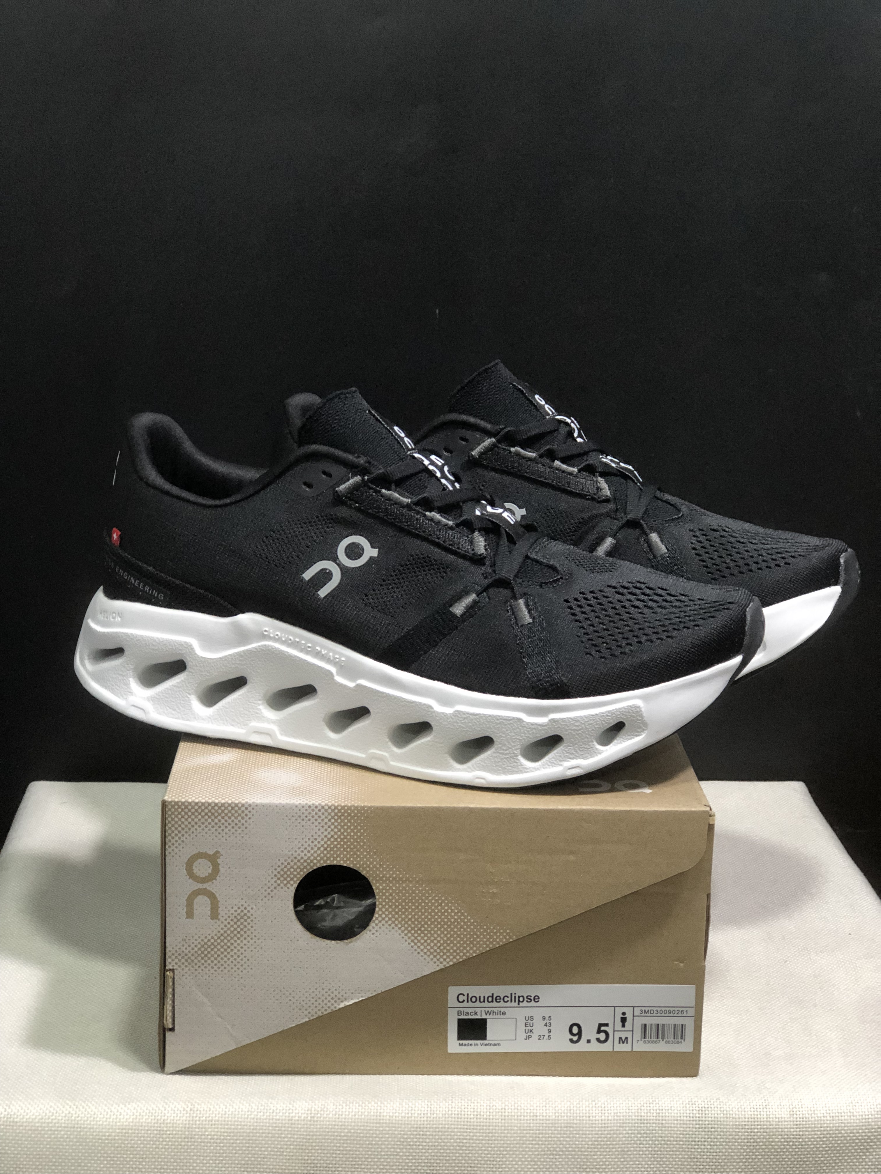 On Running Cloudeclipse Soft And Comfortable Running Shoes Black/White