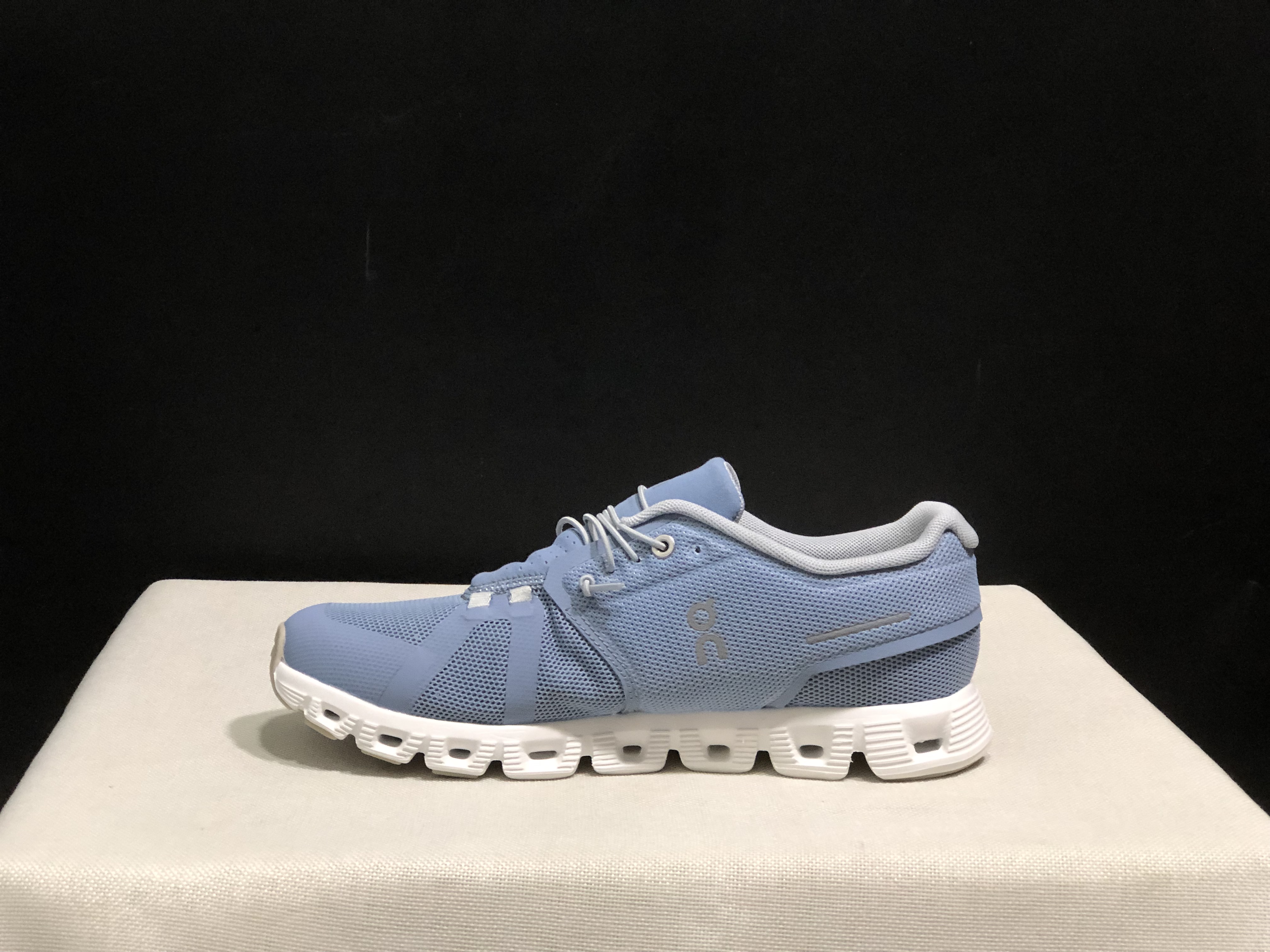 On Running Cloud 5 Lightweight Running Shoes Light Grayish Blue/White