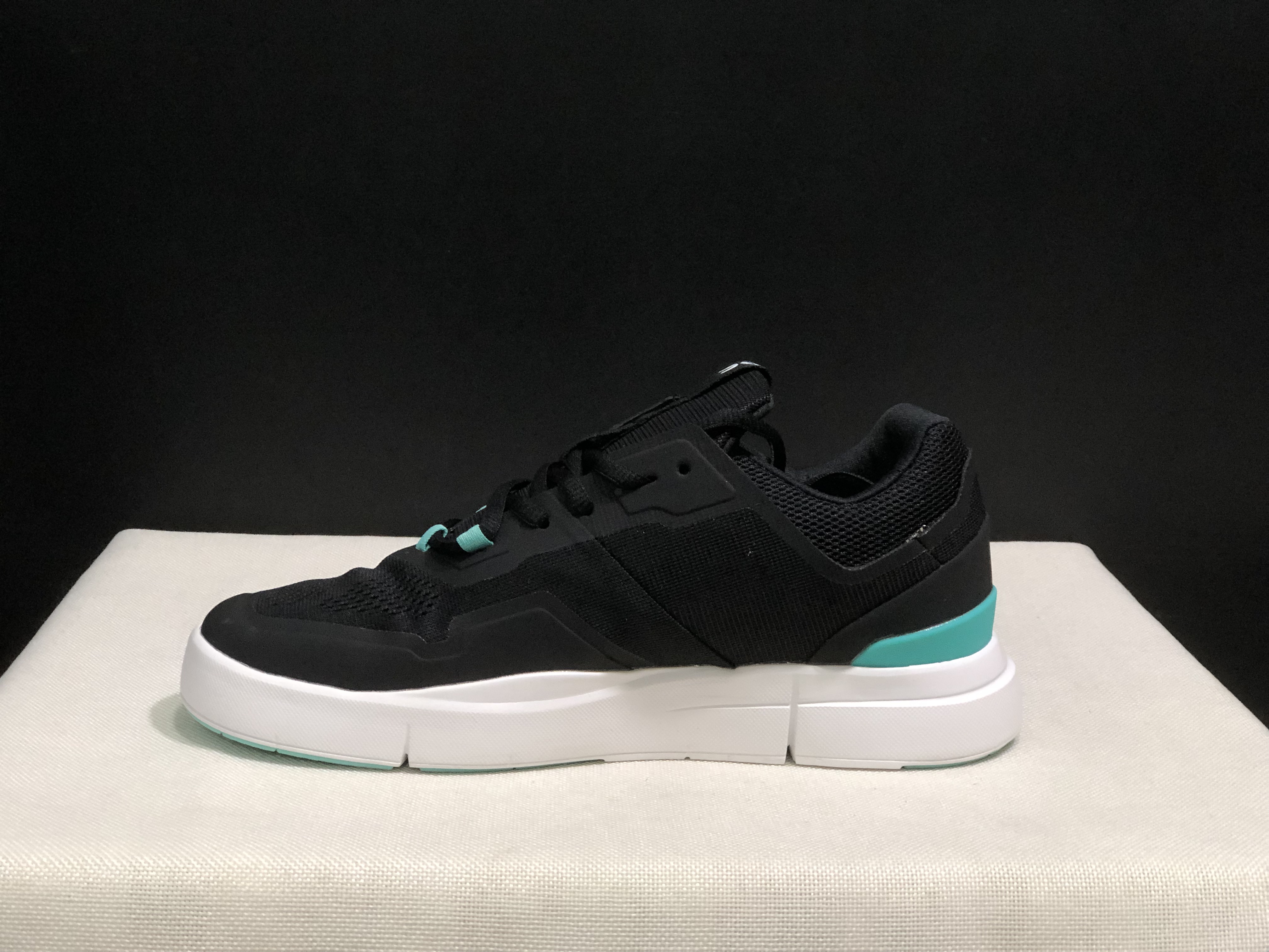 On Running The Roger Spin Breathable Mesh Sneakers Black/Green