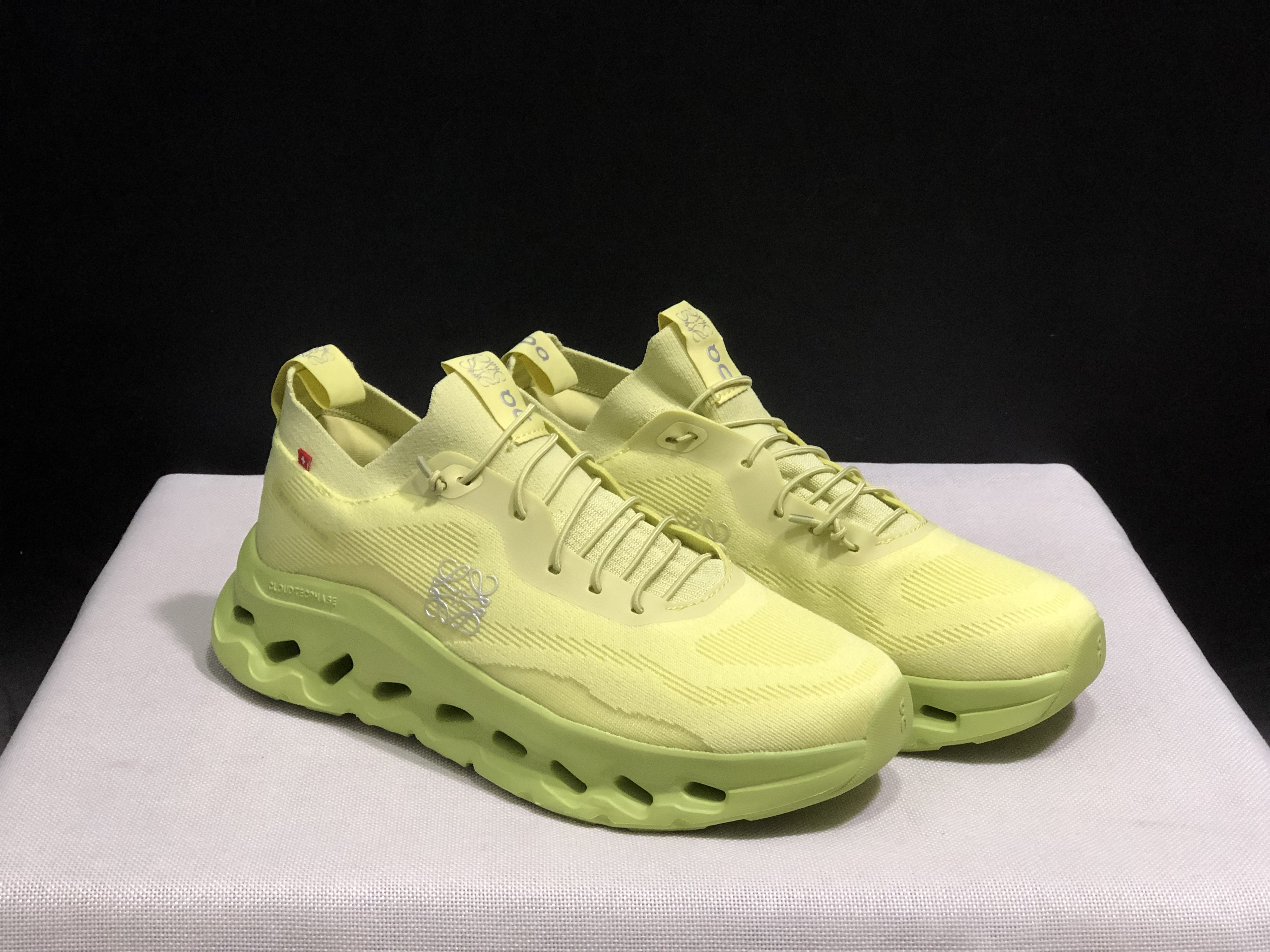 LOEWE x On Running Cloudtilt Running Shoes Co-Signed Edition Bright Yellow