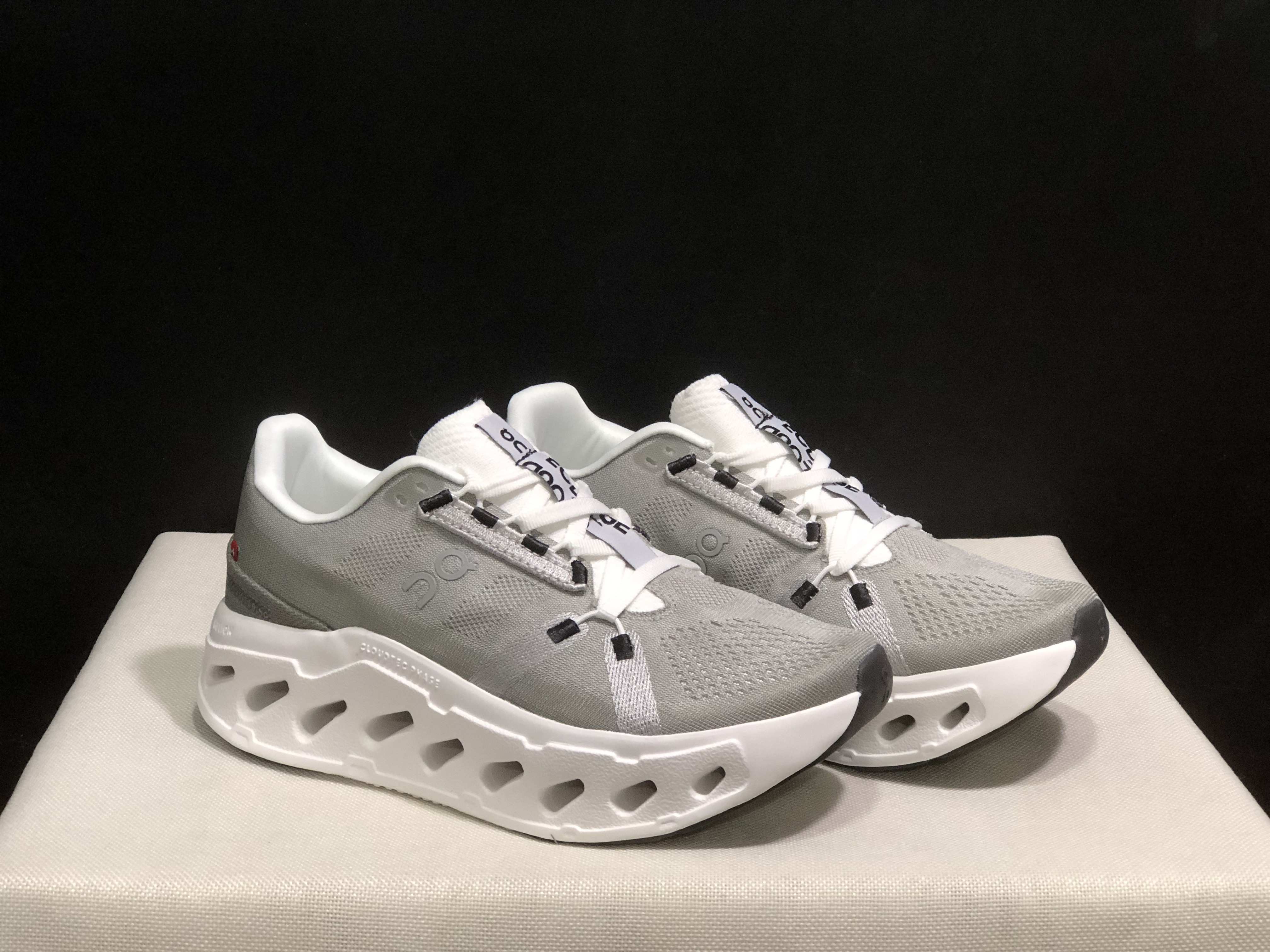 On Running Cloudeclipse Soft And Comfortable Running Shoes Alloy Ash/White