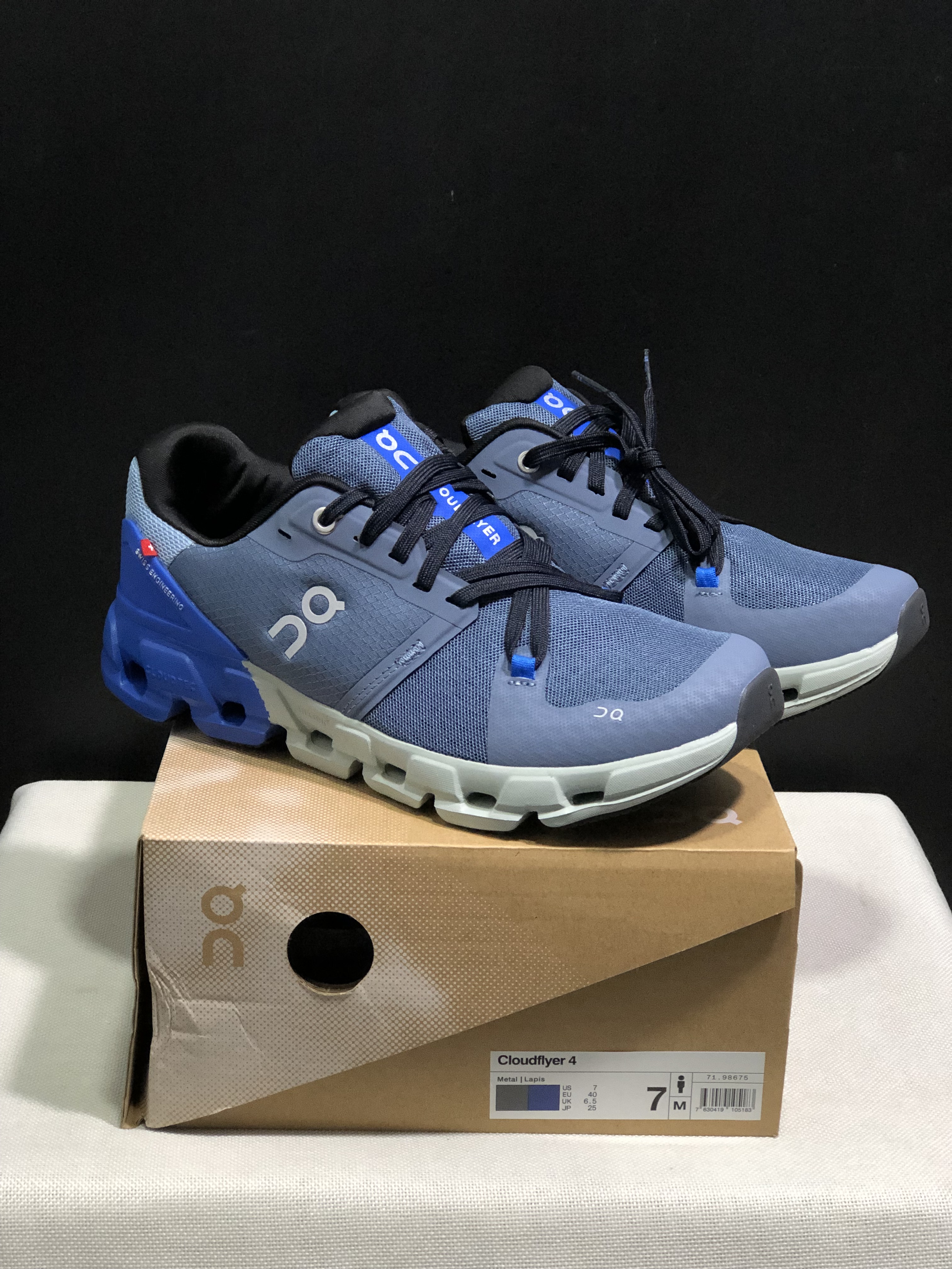 On Running Cloudflow 4 Shock-Absorbing And Wear-Resistant Running Shoes Metal/Lapis