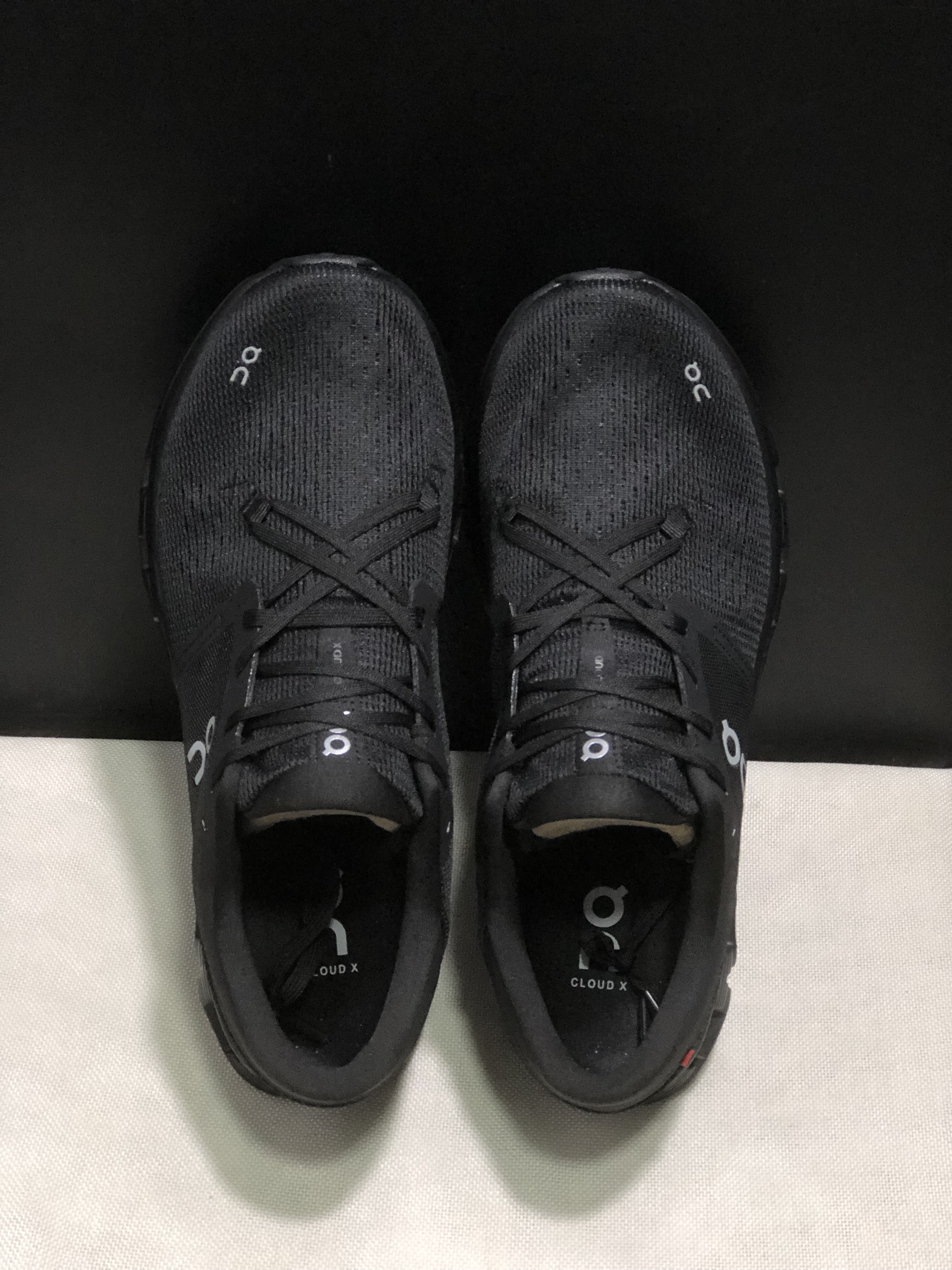 On Running Cloud X4 Comfortable Running Shoes All Black